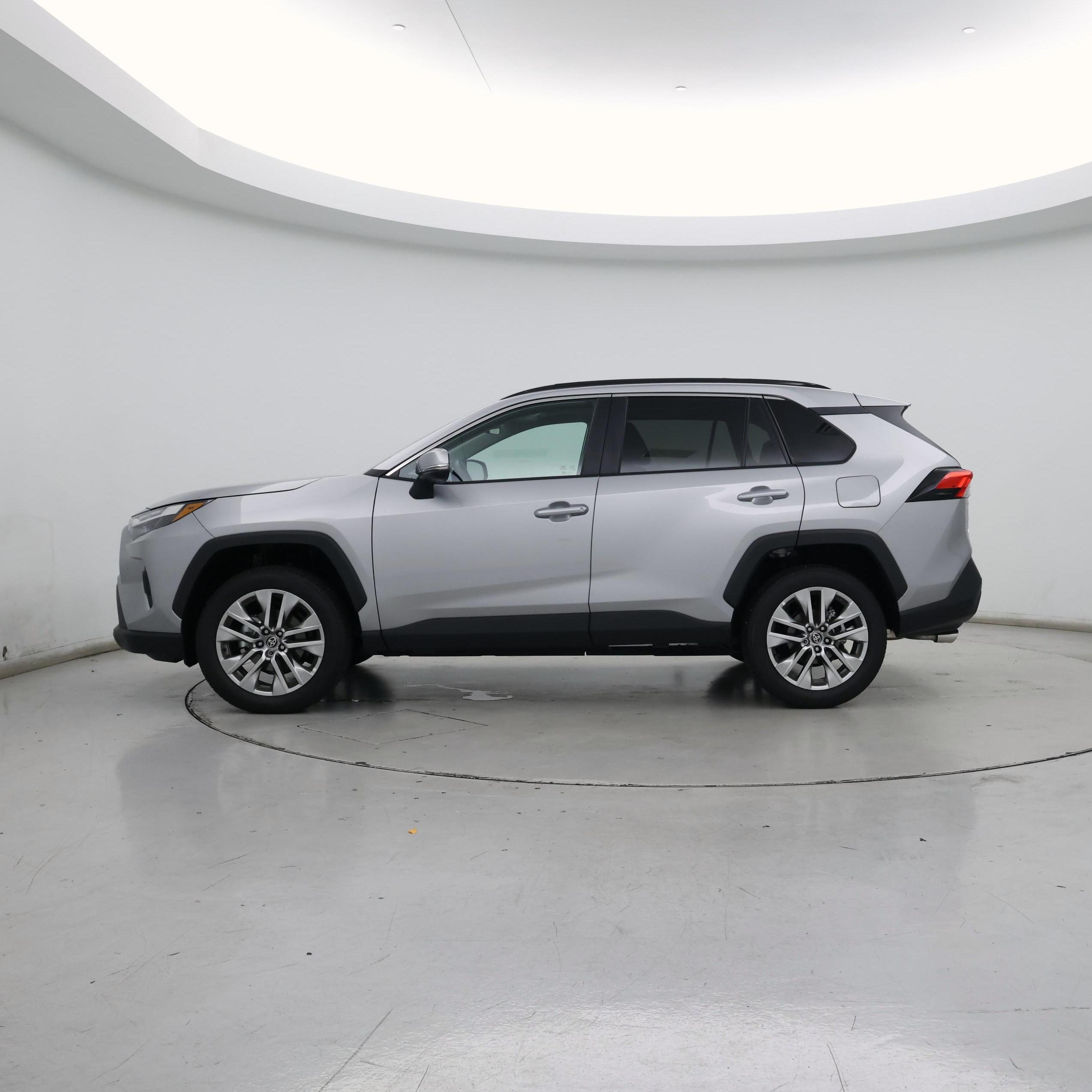 Thumbnail: 2025 Toyota RAV4 - 3