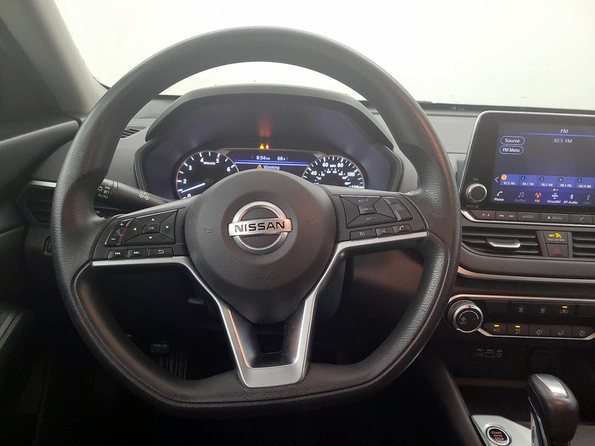 Thumbnail: 2020 Nissan Altima - 10