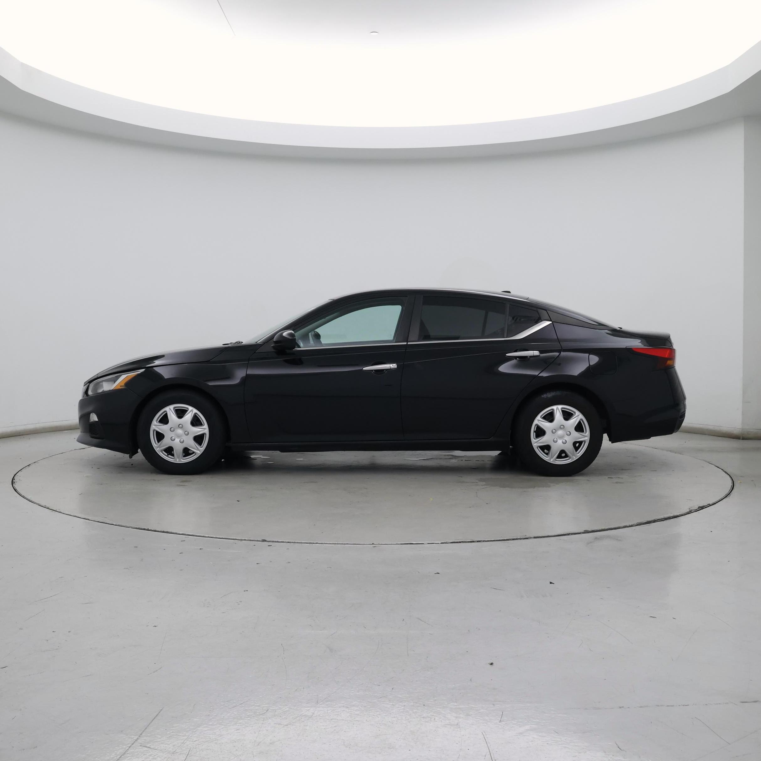 Thumbnail: 2020 Nissan Altima - 3