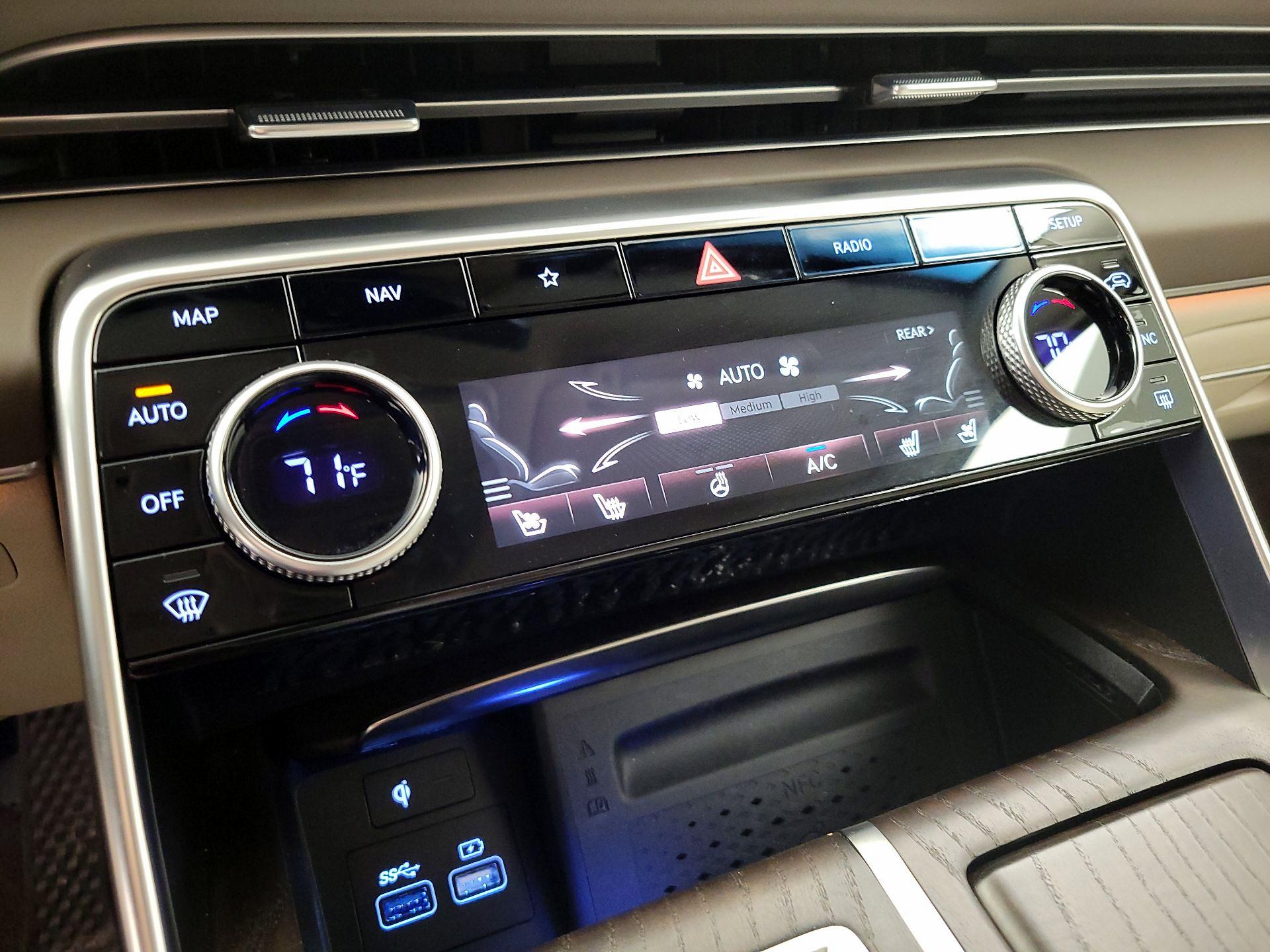 Thumbnail: 2022 Genesis GV80 - 17