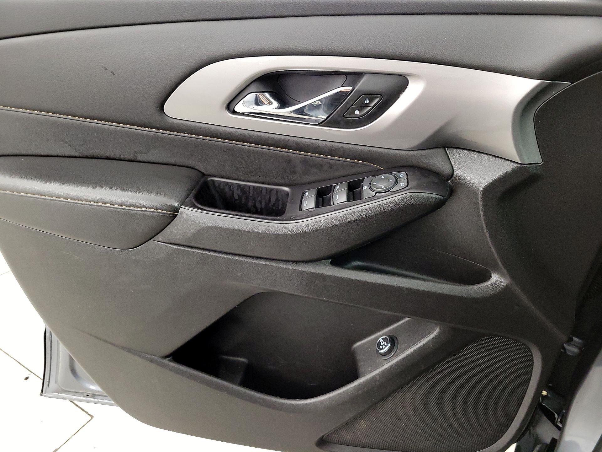 Thumbnail: 2018 Chevrolet Traverse - 12