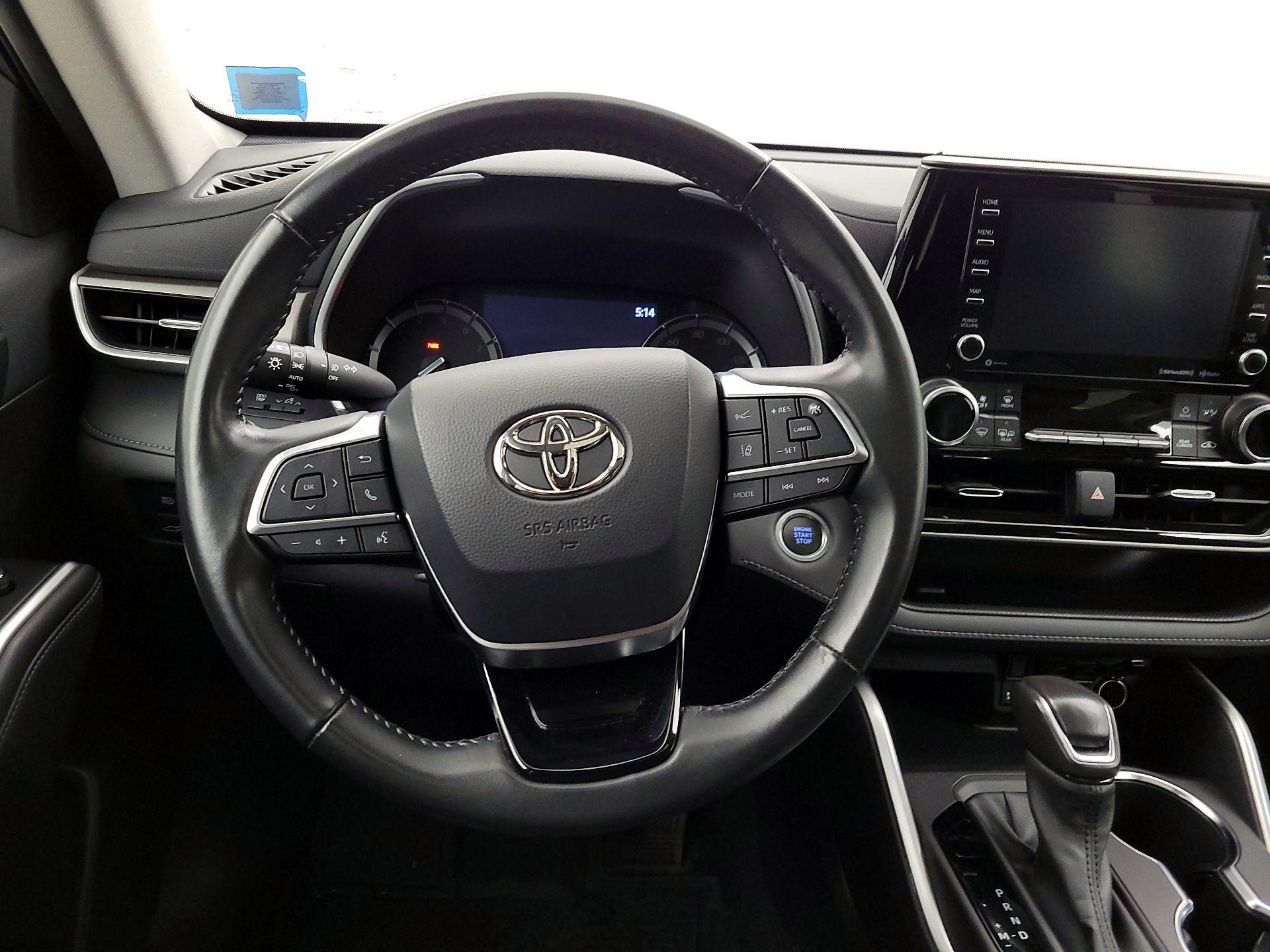 Thumbnail: 2021 Toyota Highlander - 10