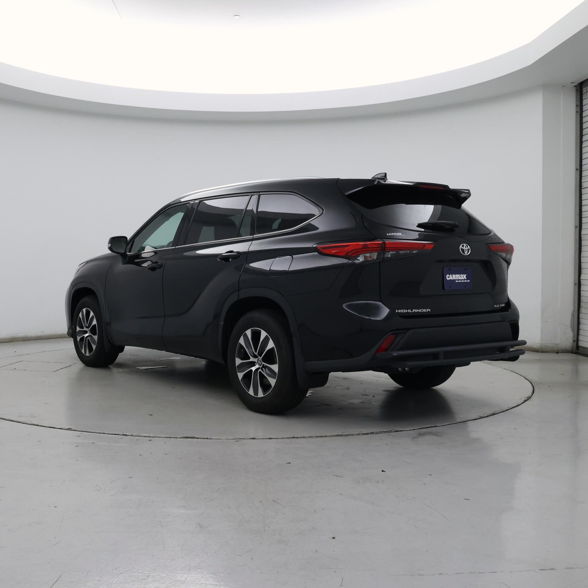 Thumbnail: 2021 Toyota Highlander - 2