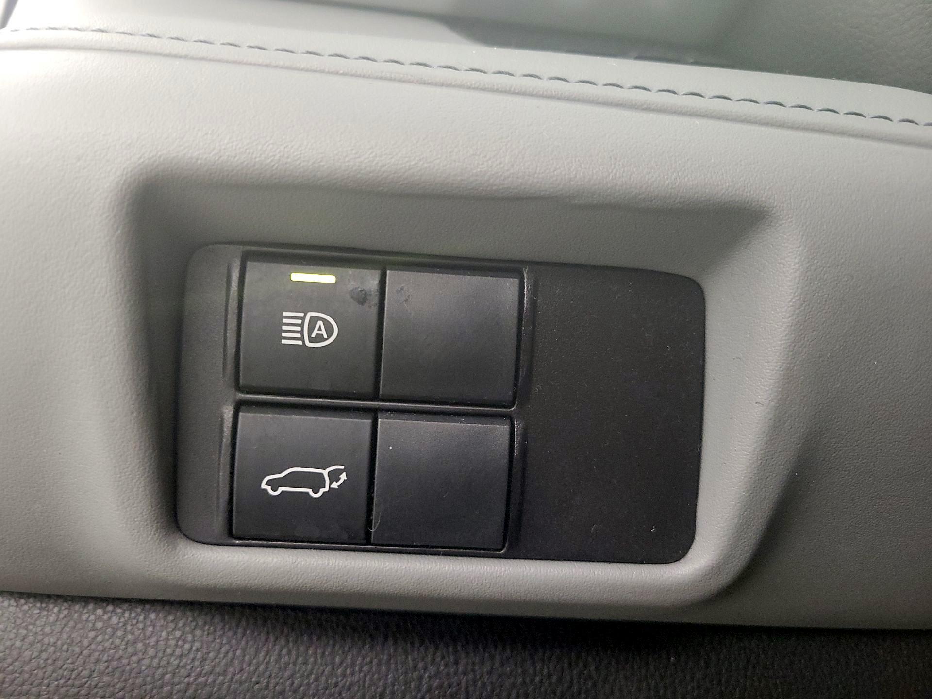 Thumbnail: 2022 Toyota Highlander - 13