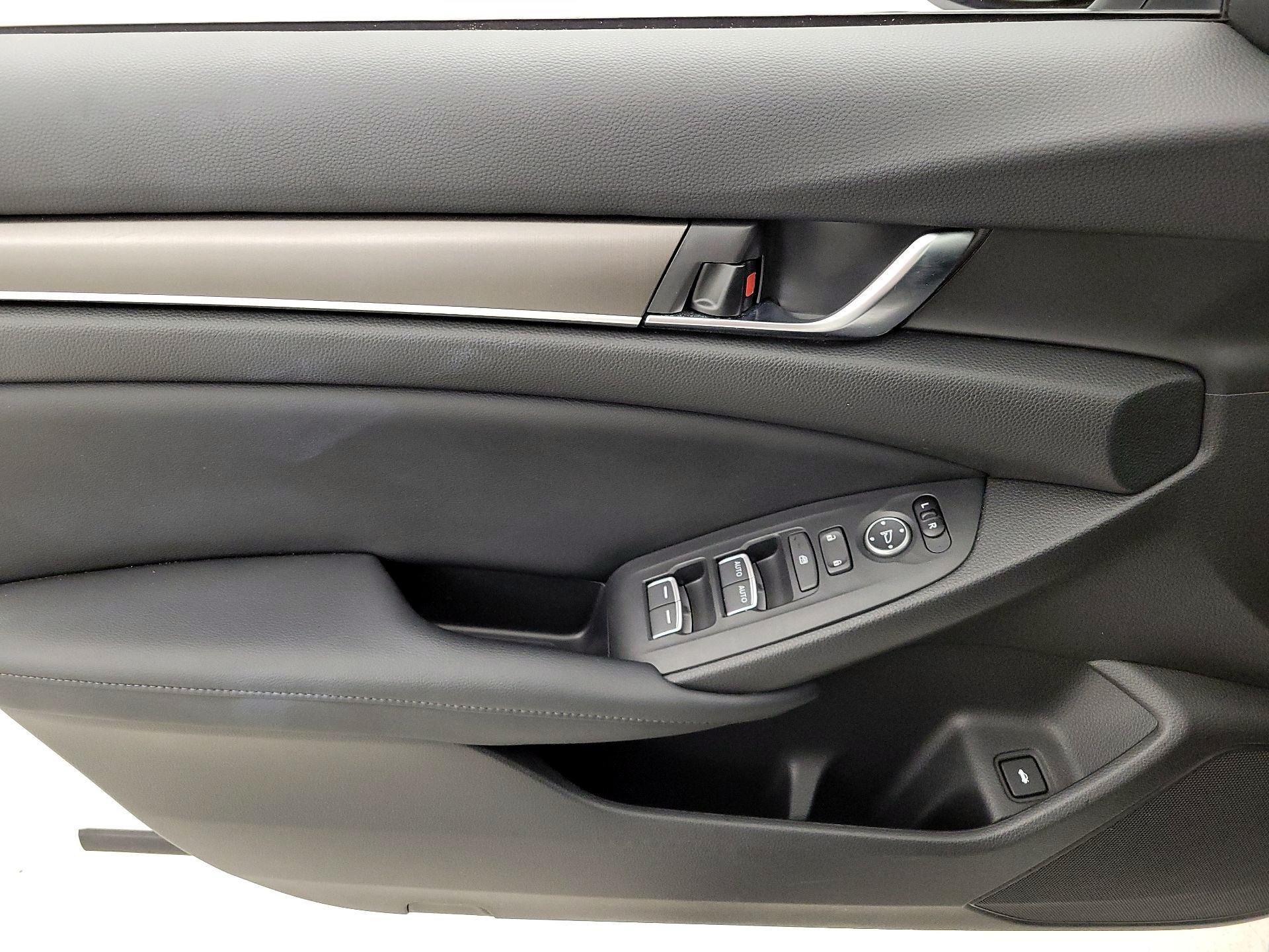 Thumbnail: 2018 Honda Accord - 12