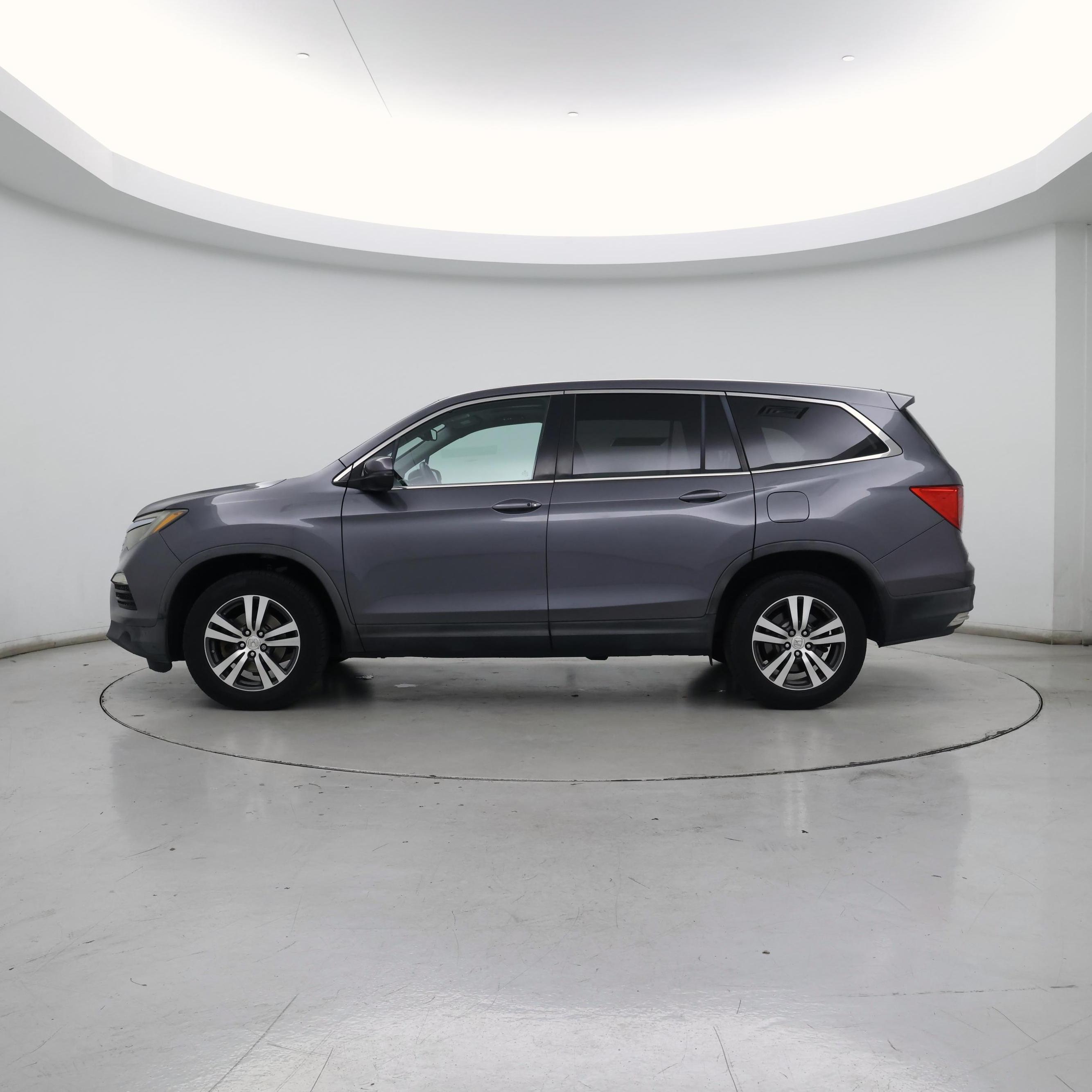 Thumbnail: 2016 Honda Pilot - 3