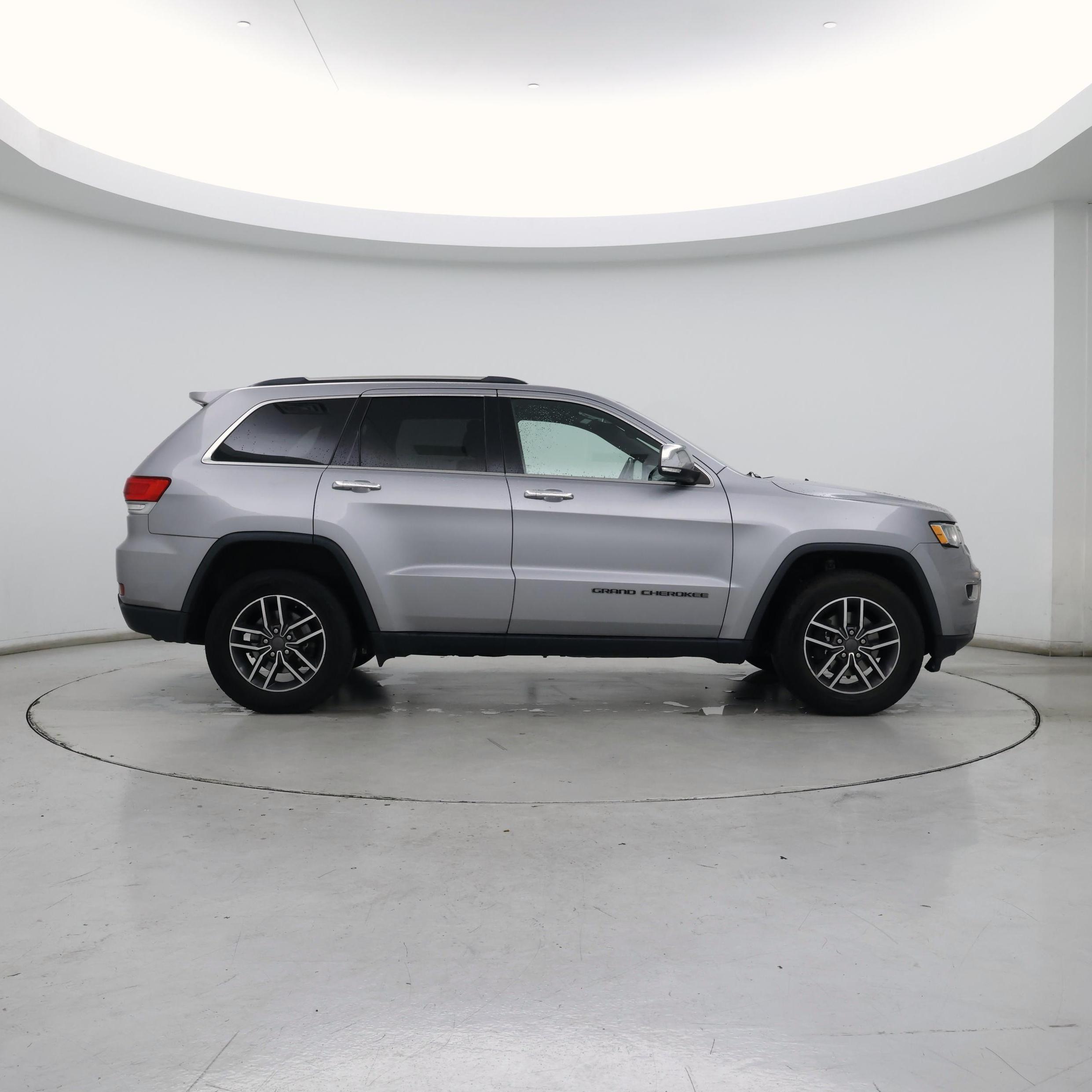 Thumbnail: 2019 Jeep Grand Cherokee - 7