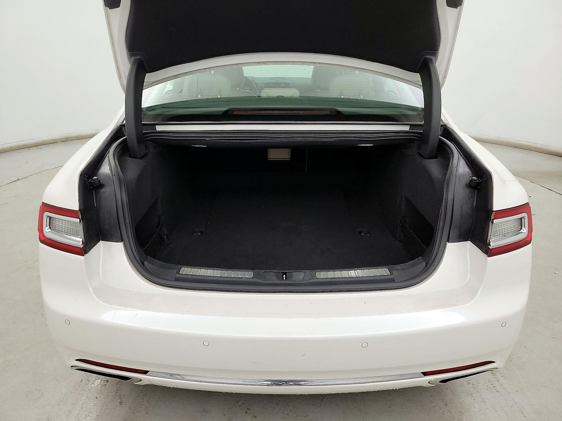 Thumbnail: 2018 Lincoln Continental - 20