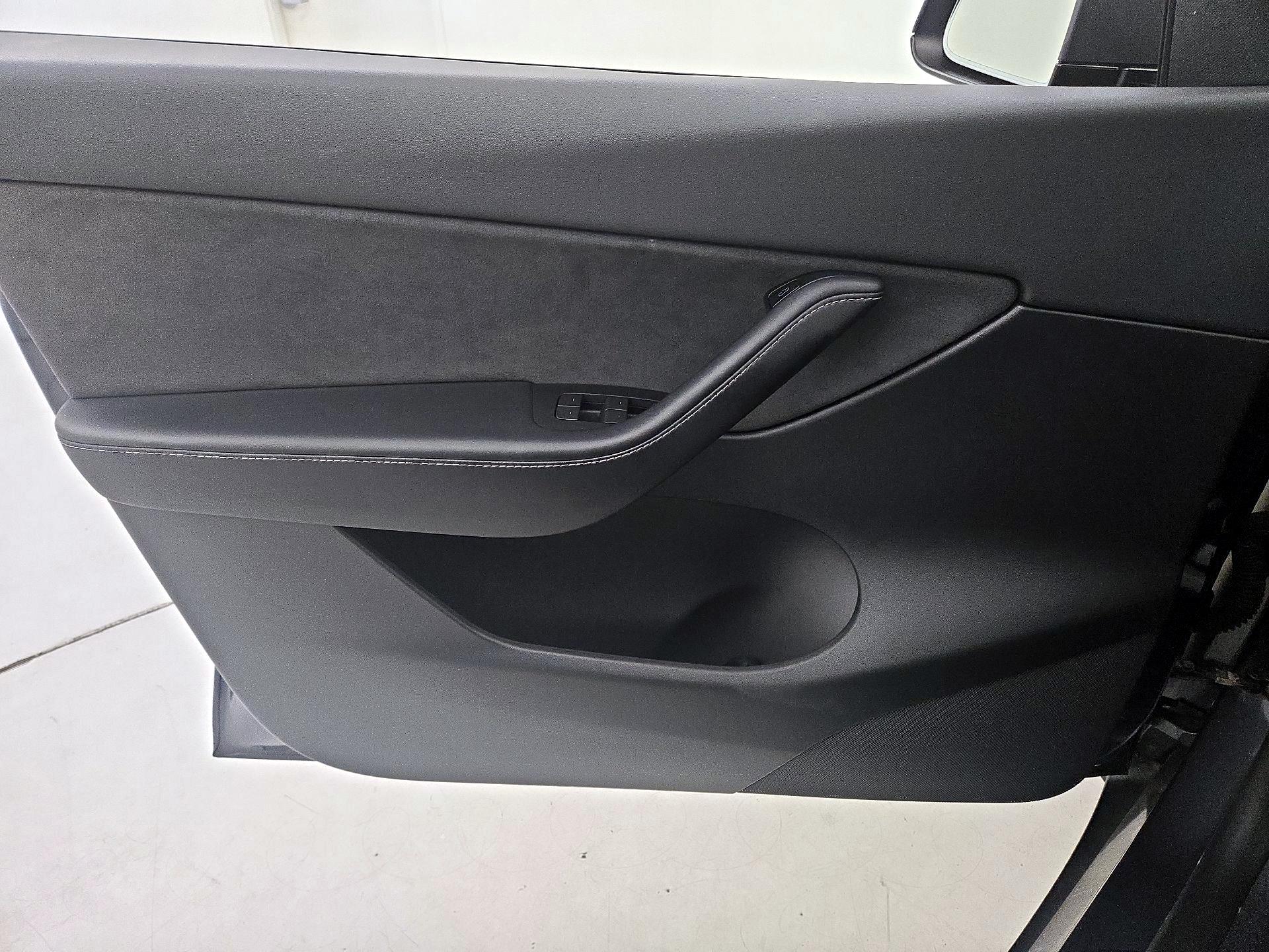 Thumbnail: 2022 Tesla Model Y - 12