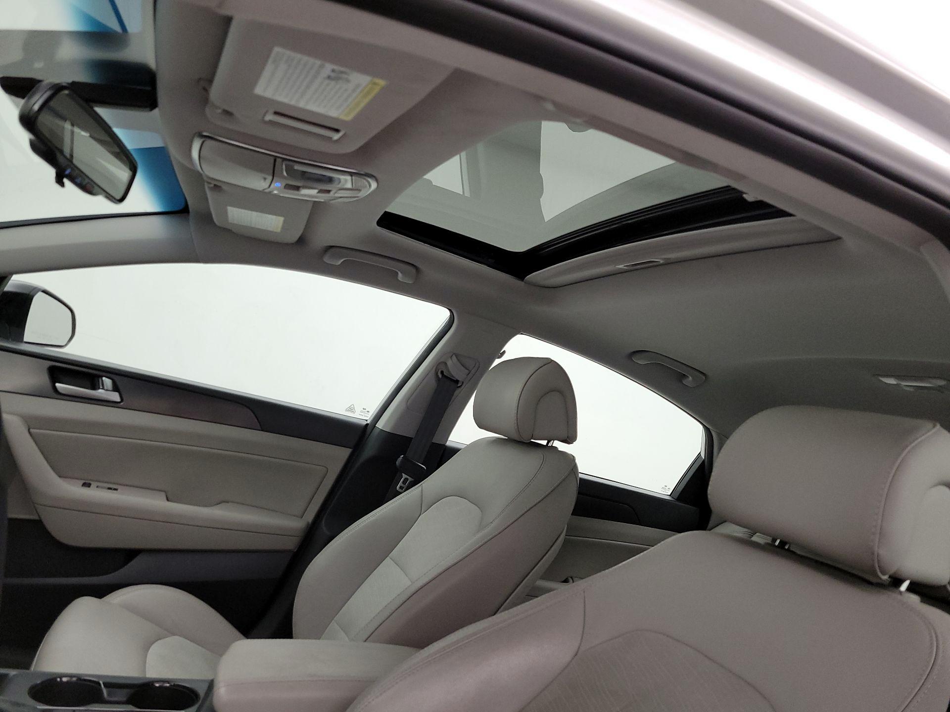 Thumbnail: 2016 Hyundai Sonata - 19