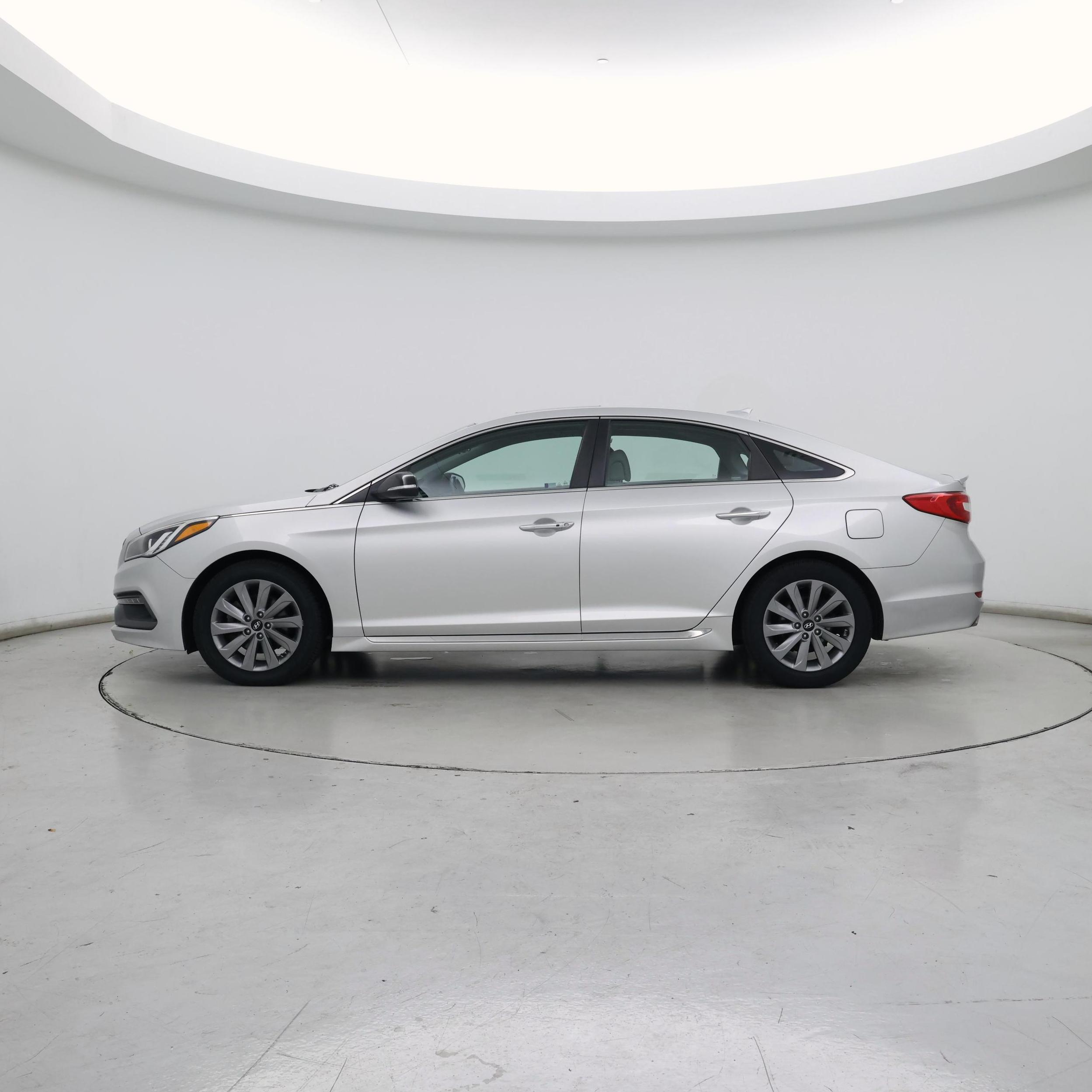Thumbnail: 2016 Hyundai Sonata - 3