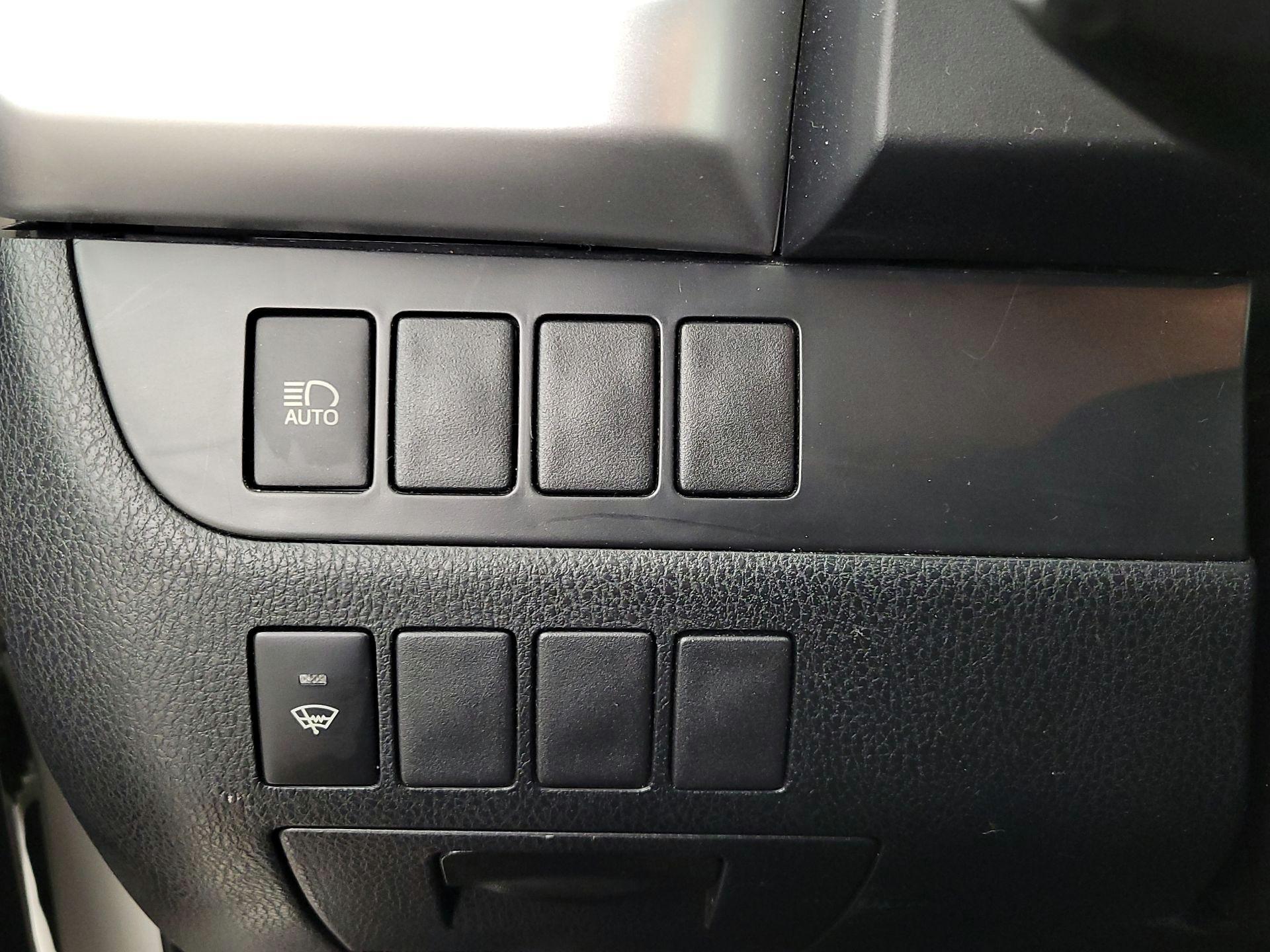 Thumbnail: 2019 Toyota Highlander - 13