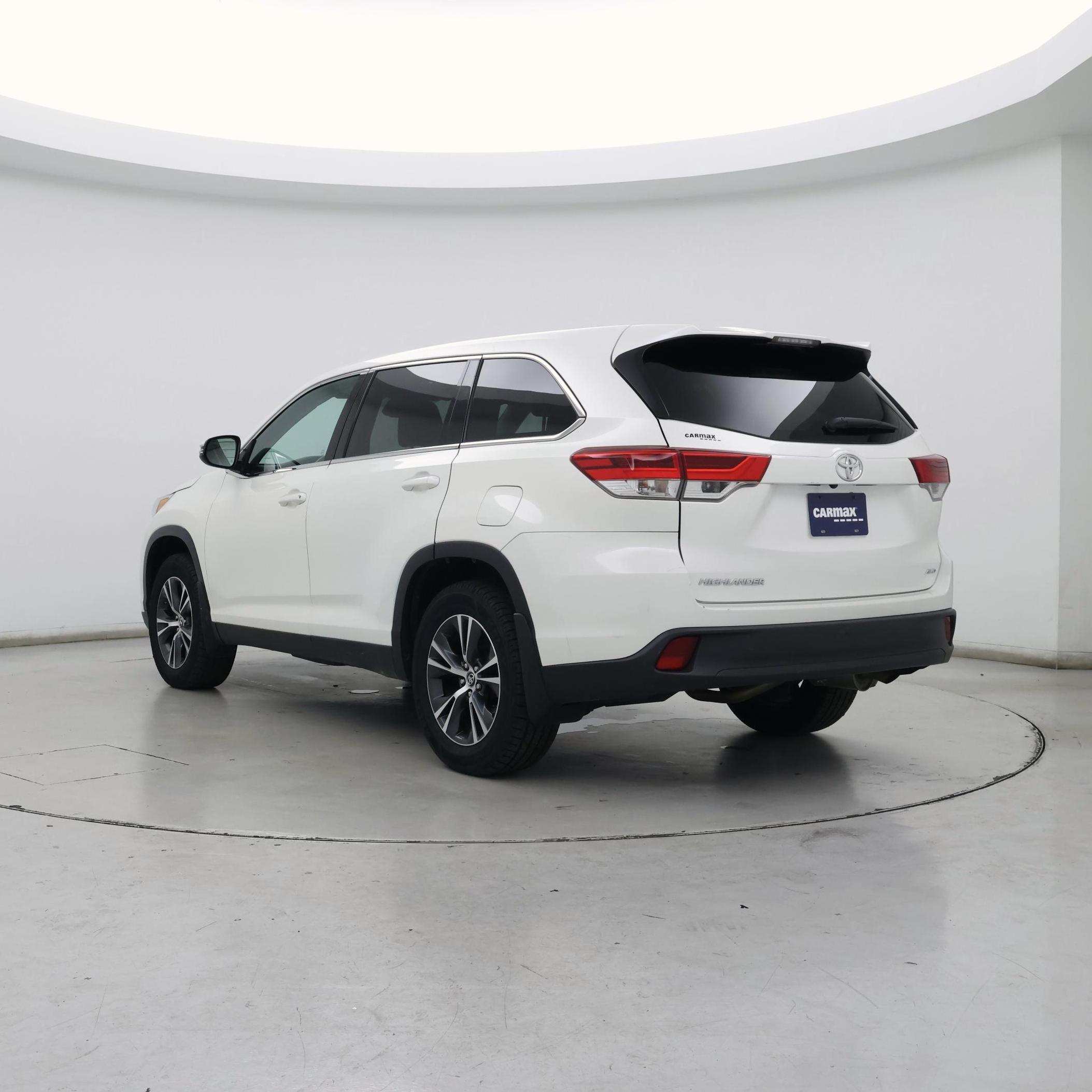 Thumbnail: 2019 Toyota Highlander - 2