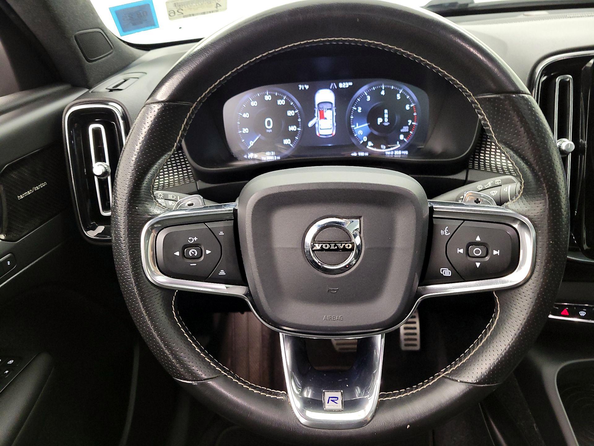 Thumbnail: 2019 Volvo XC40 - 10