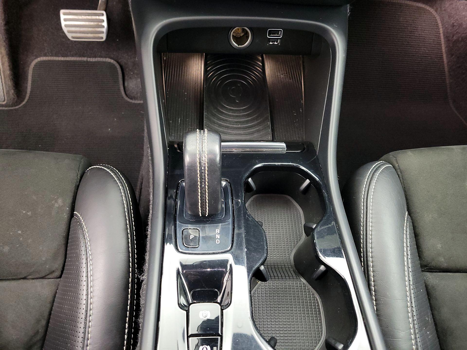 Thumbnail: 2019 Volvo XC40 - 18