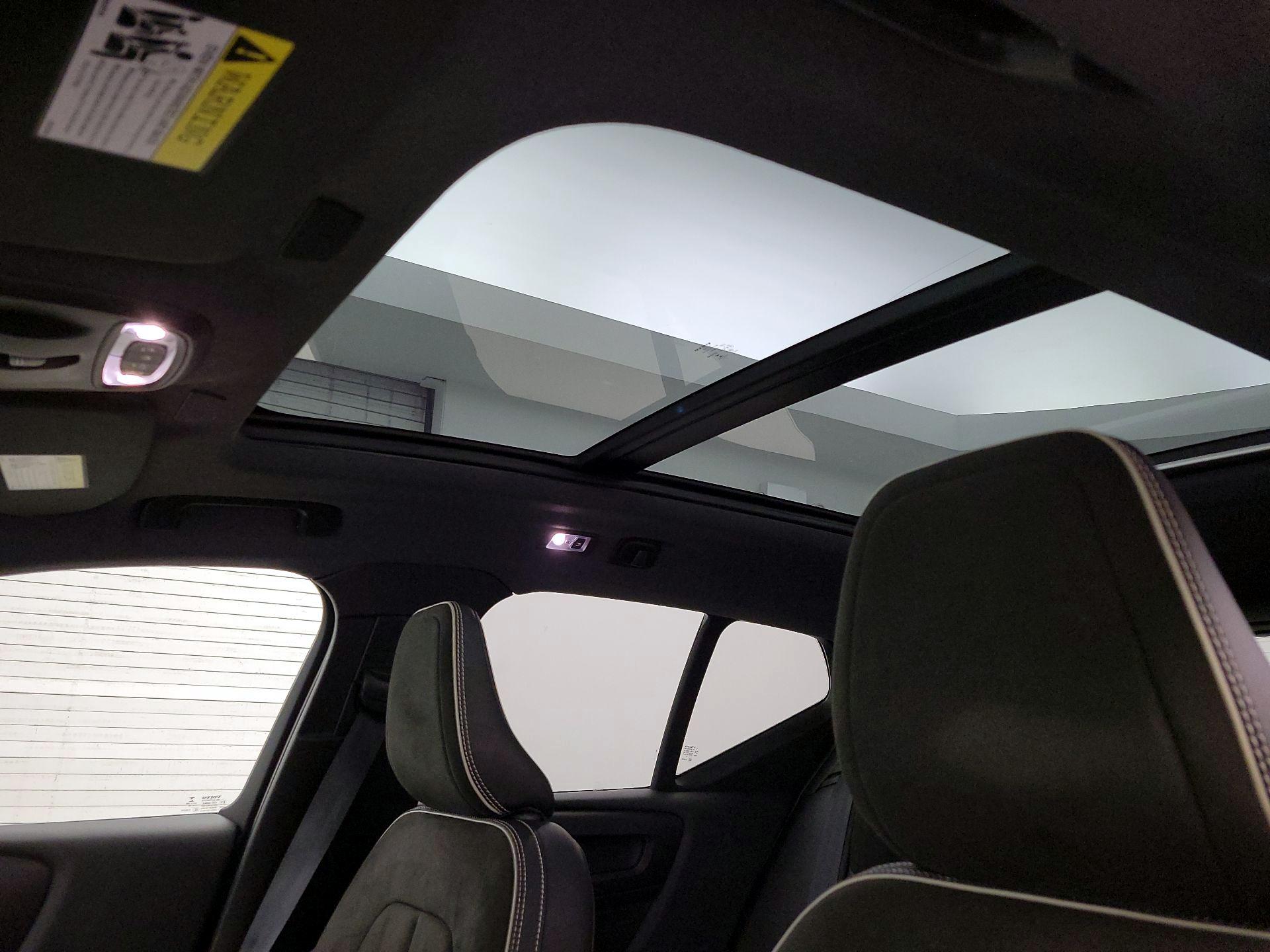 Thumbnail: 2019 Volvo XC40 - 20