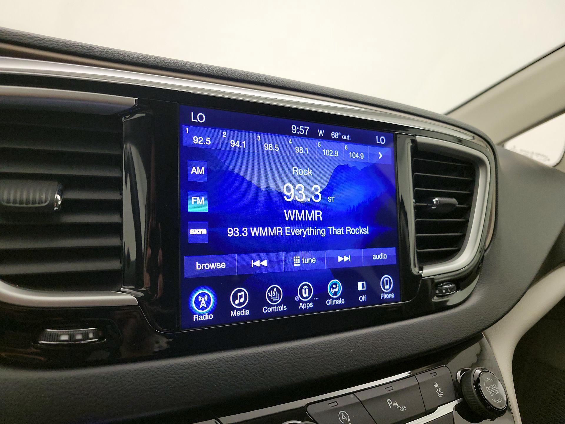 Thumbnail: 2017 Chrysler Pacifica - 15