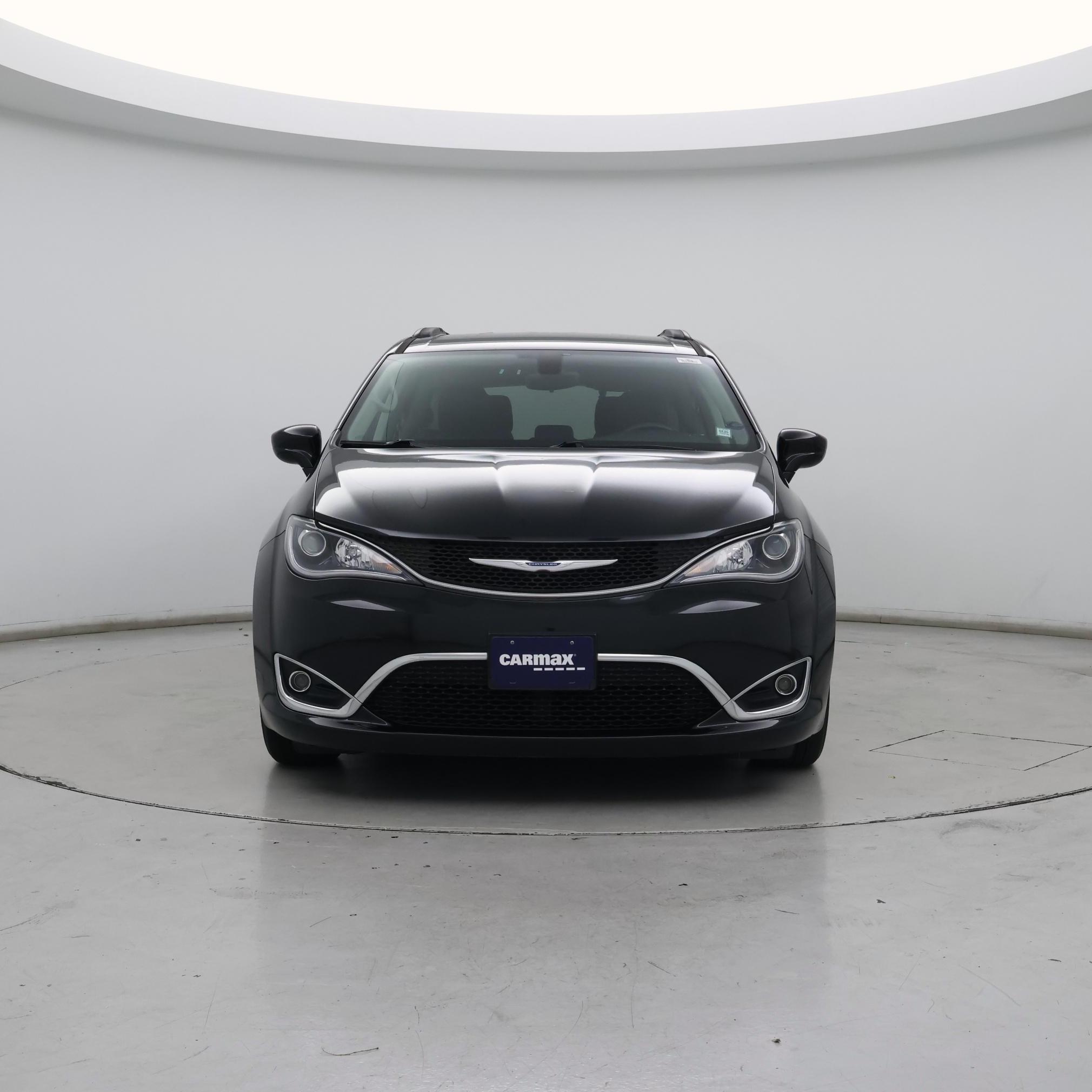 Thumbnail: 2017 Chrysler Pacifica - 5