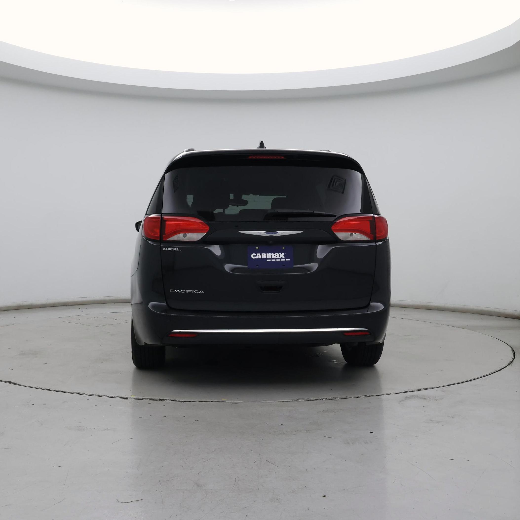 Thumbnail: 2017 Chrysler Pacifica - 6