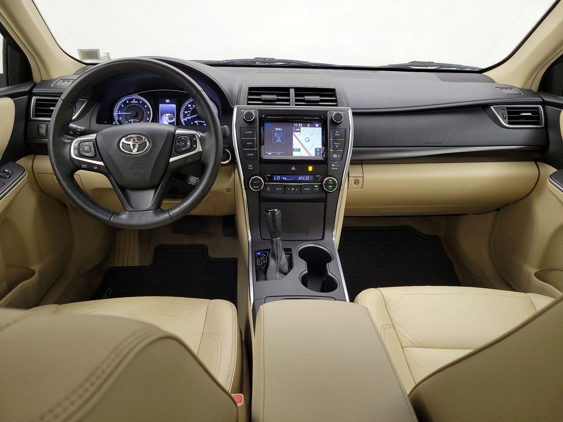 Thumbnail: 2015 Toyota Camry - 9