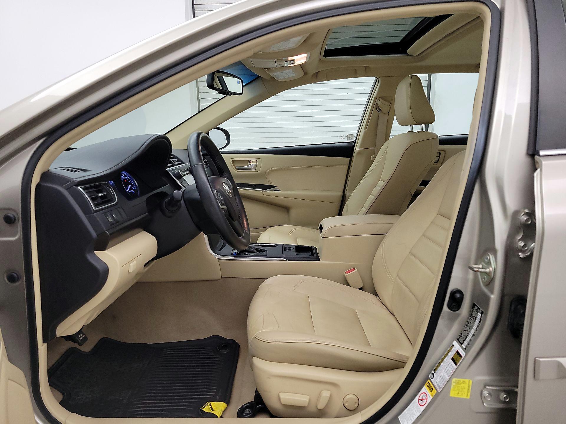 Thumbnail: 2015 Toyota Camry - 11