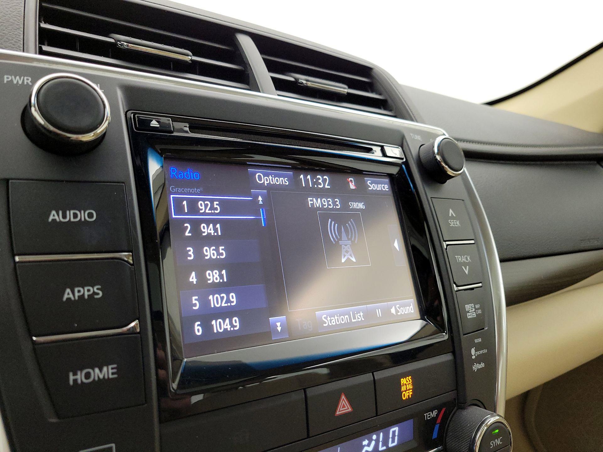 Thumbnail: 2015 Toyota Camry - 16
