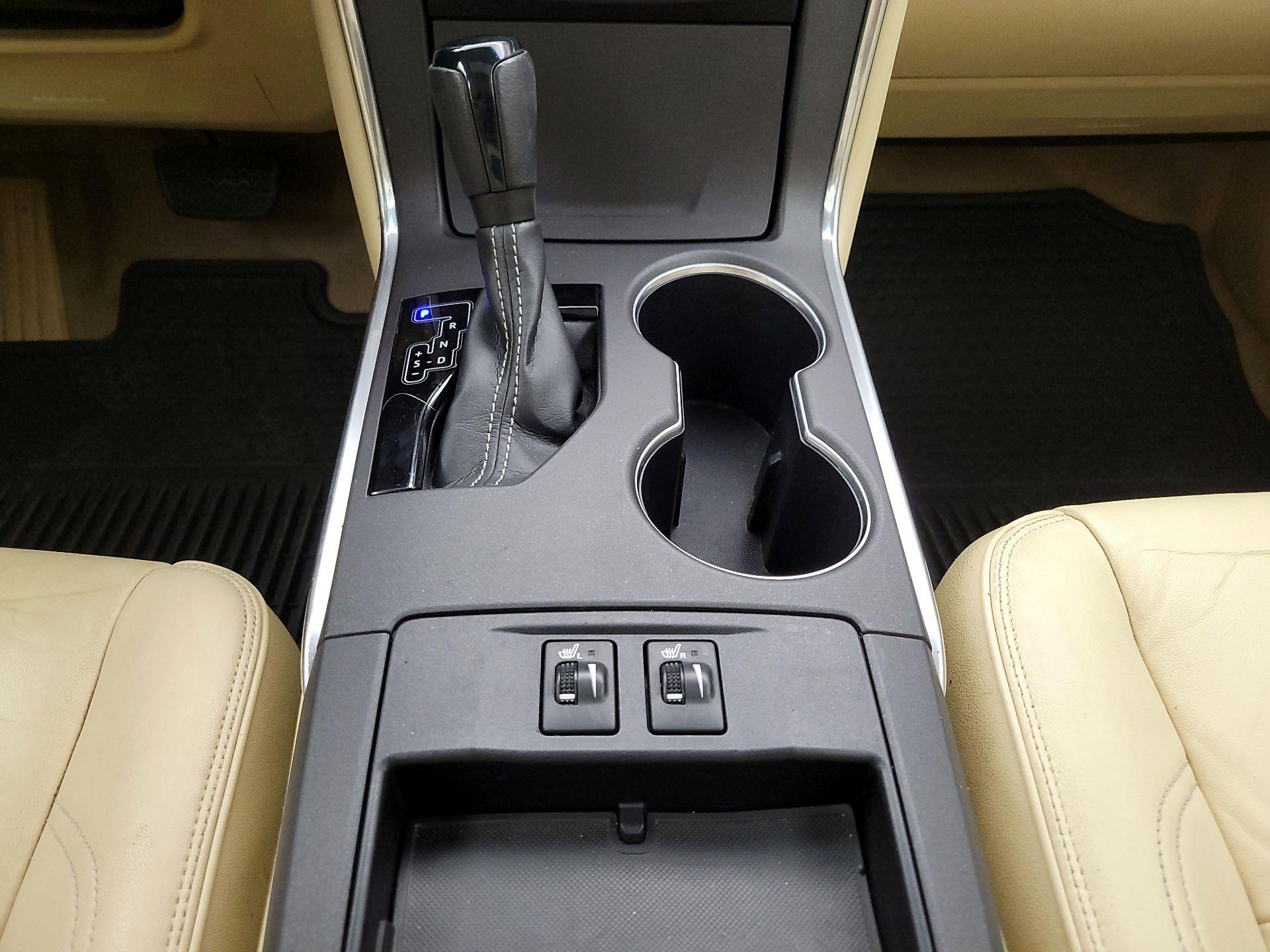 Thumbnail: 2015 Toyota Camry - 18