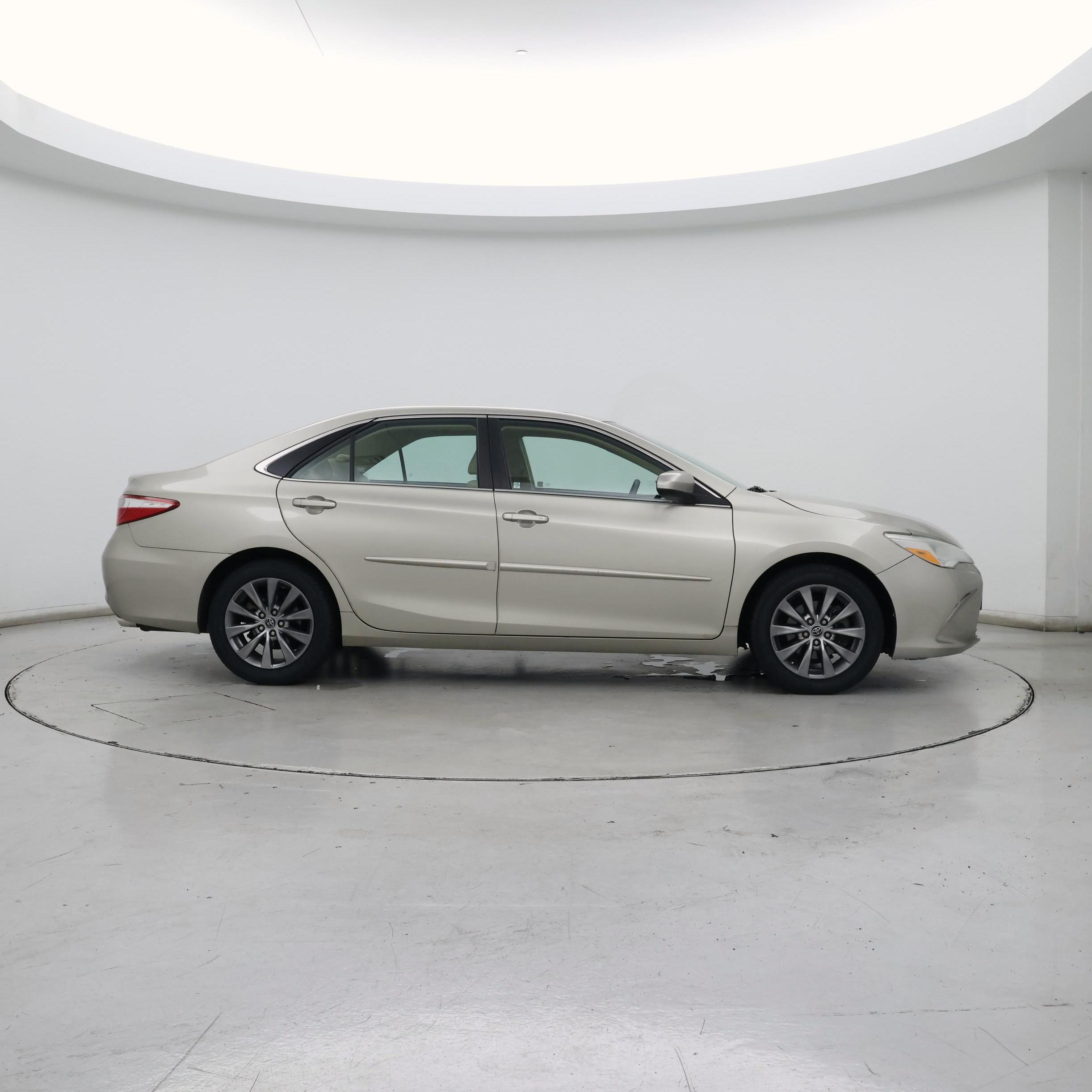Thumbnail: 2015 Toyota Camry - 7