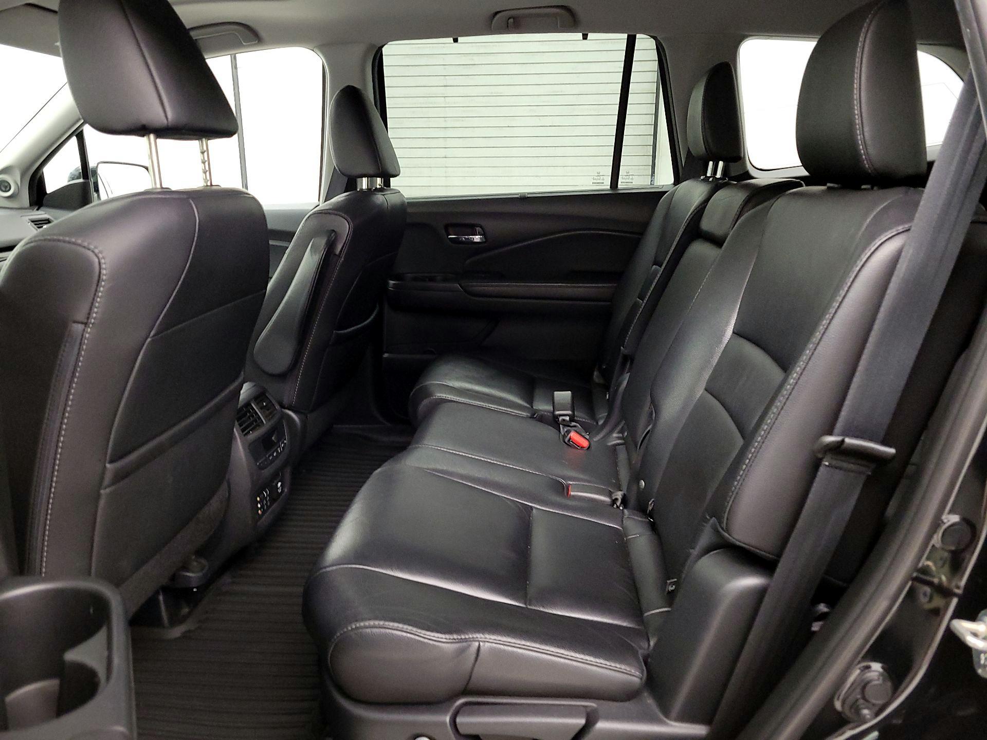 Thumbnail: 2017 Honda Pilot - 20