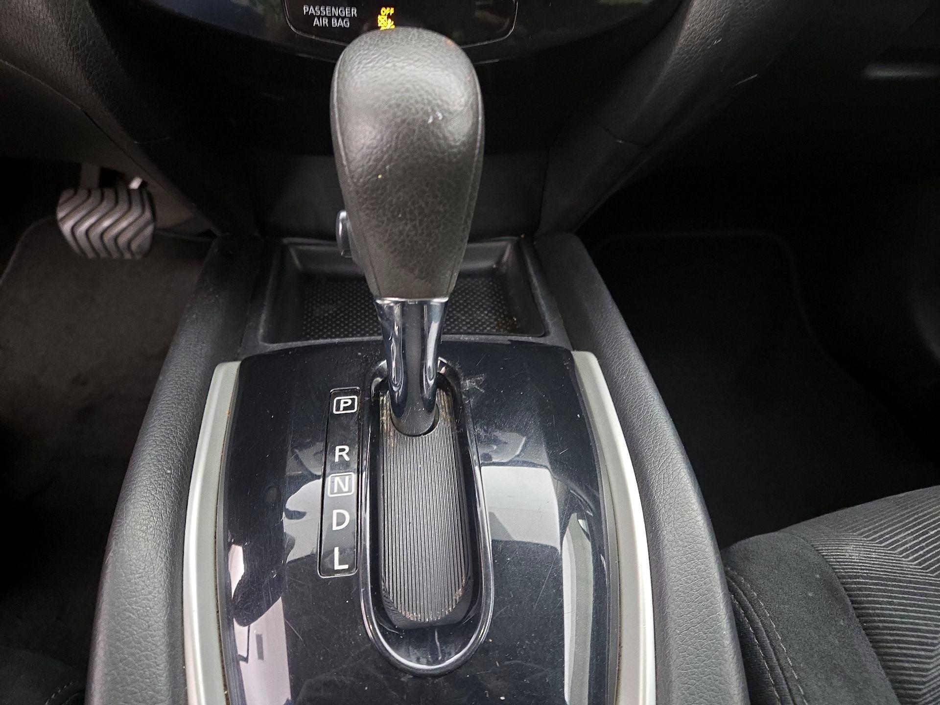 Thumbnail: 2014 Nissan Rogue - 16