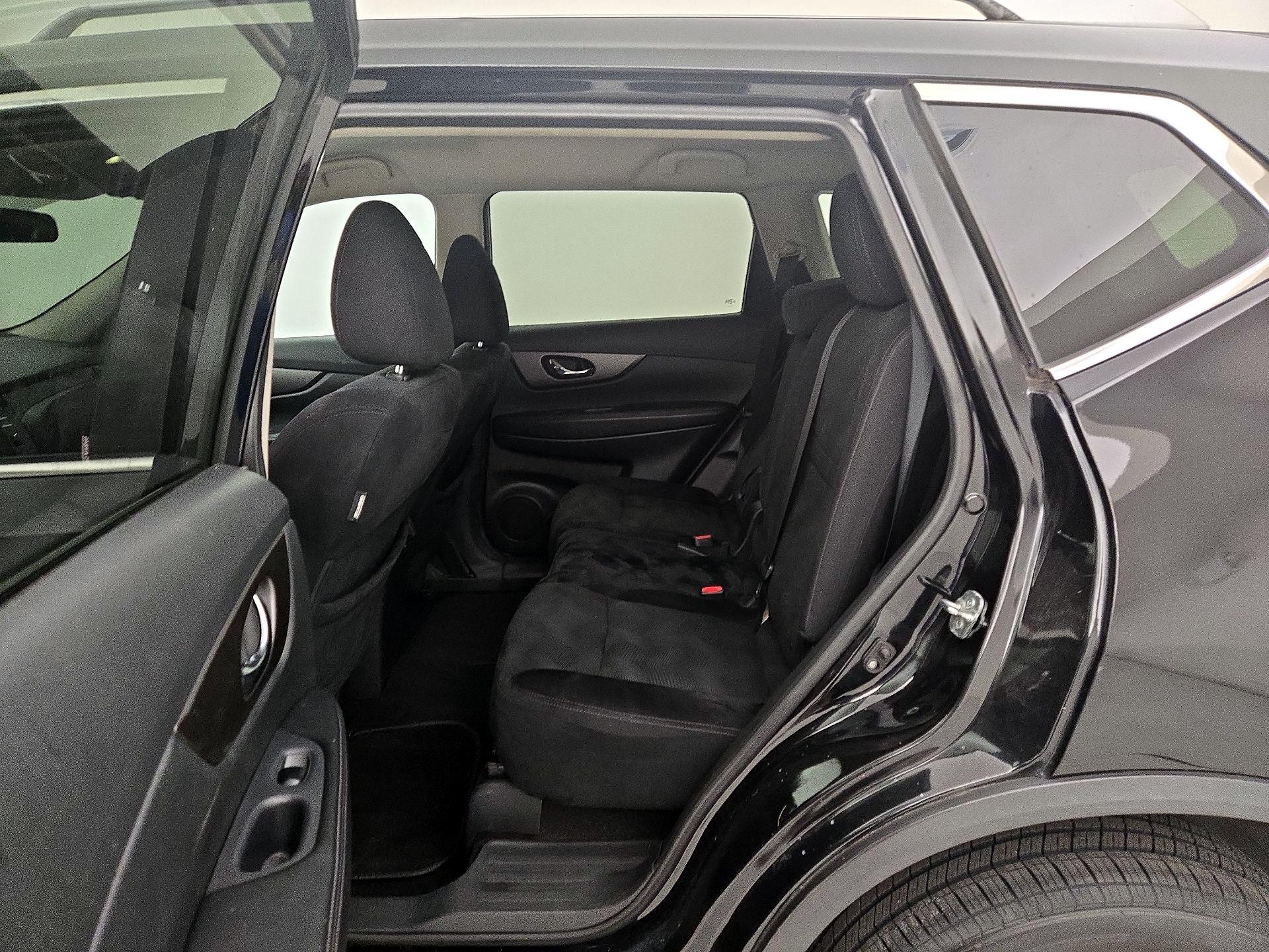 Thumbnail: 2014 Nissan Rogue - 17