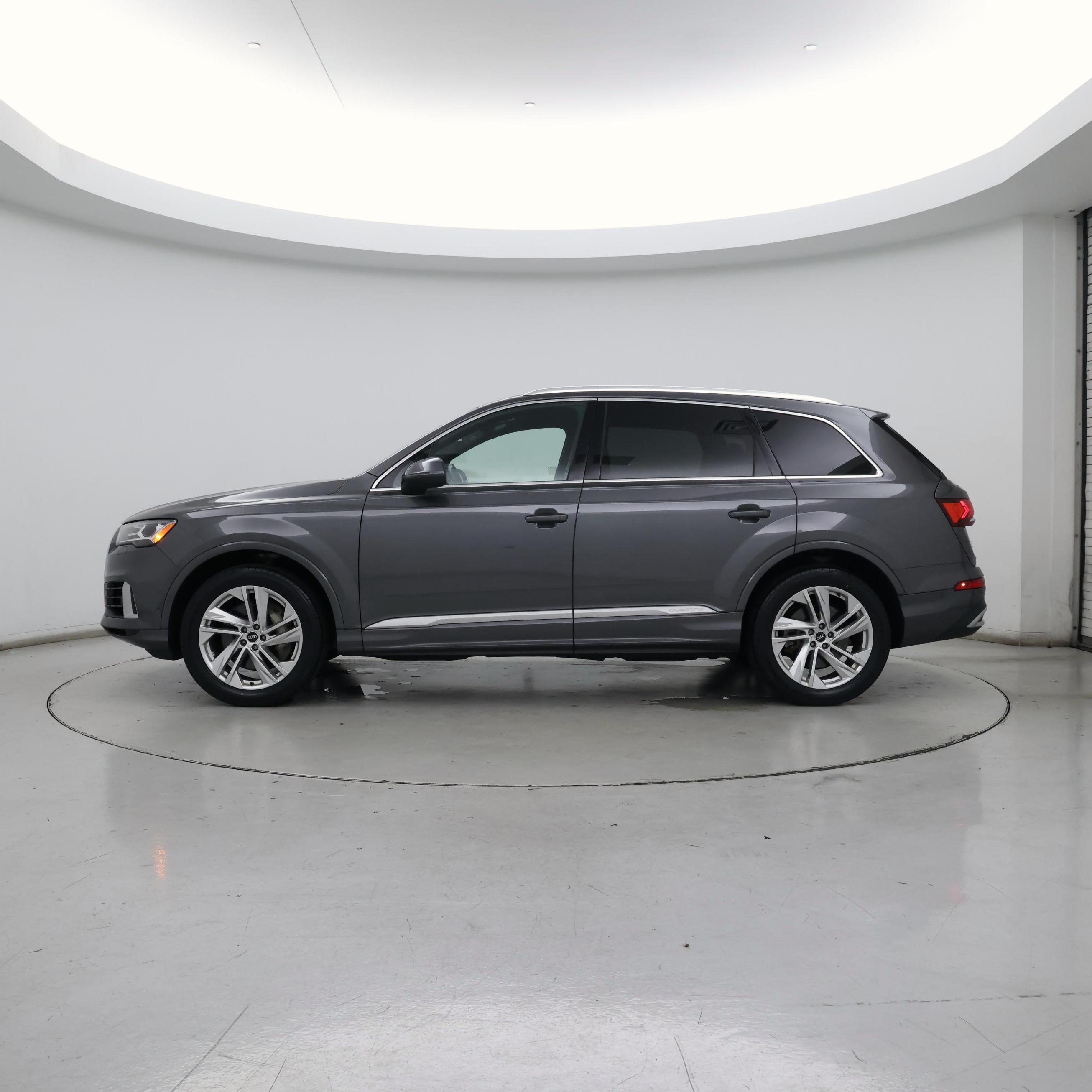 Thumbnail: 2021 Audi Q7 - 3