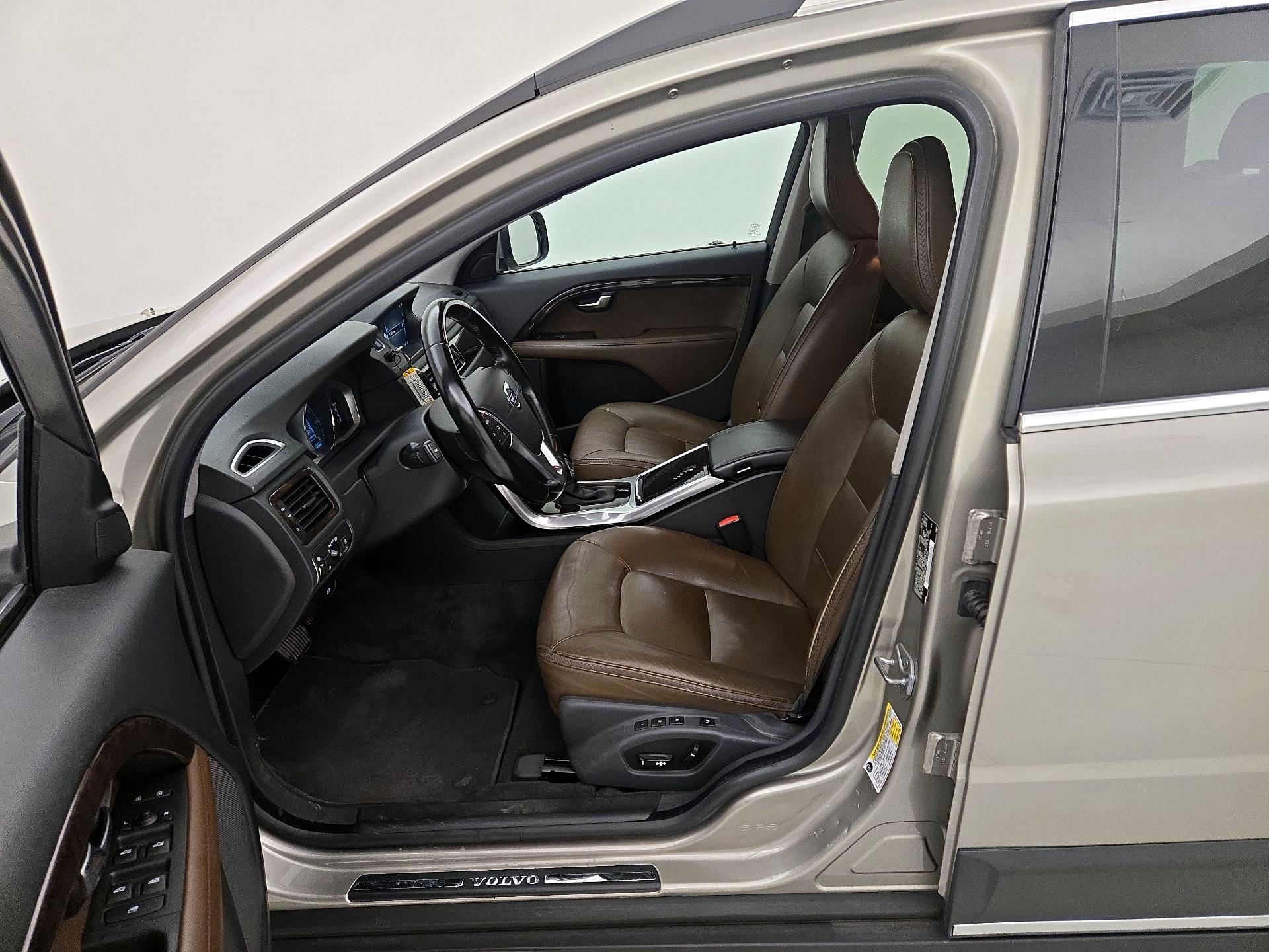 Thumbnail: 2016 Volvo XC70 - 11