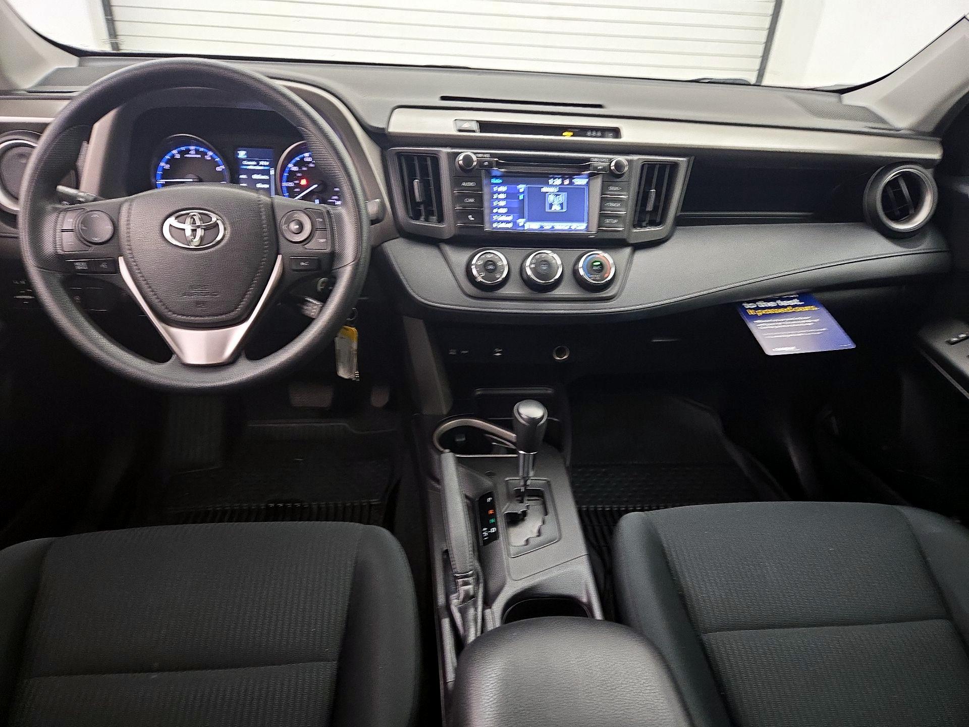 Thumbnail: 2018 Toyota RAV4 - 9