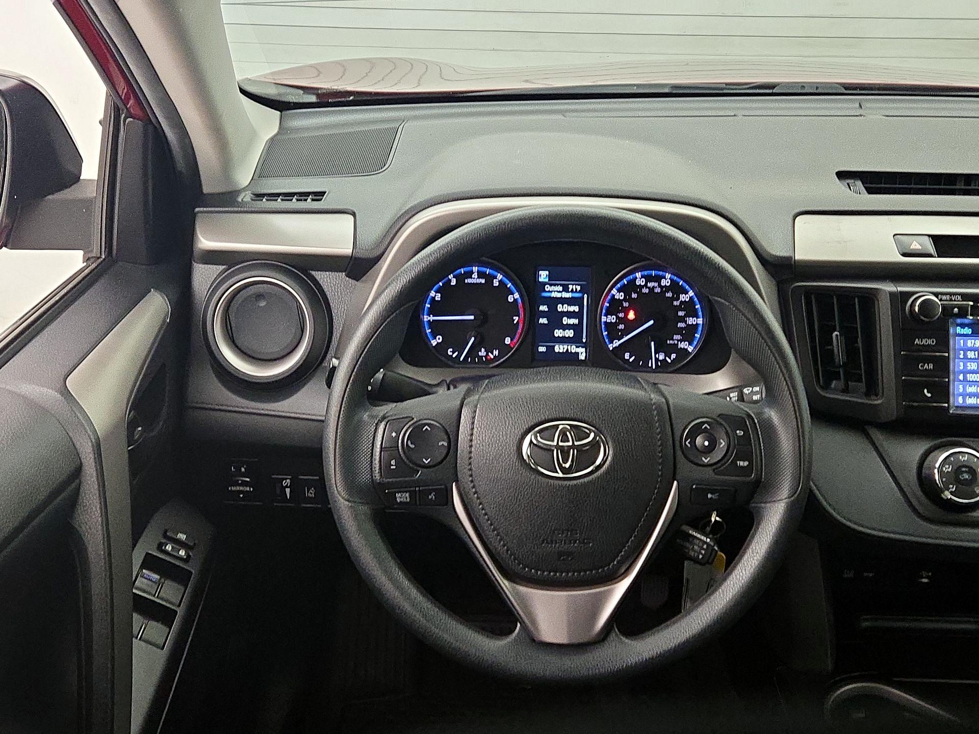 Thumbnail: 2018 Toyota RAV4 - 10