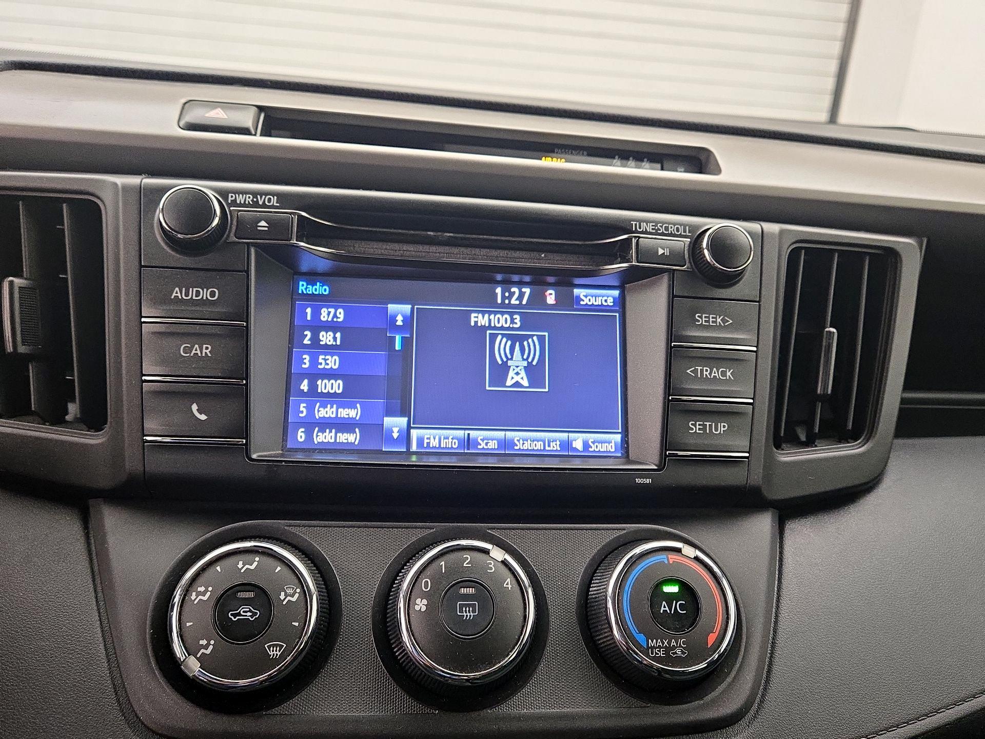 Thumbnail: 2018 Toyota RAV4 - 15