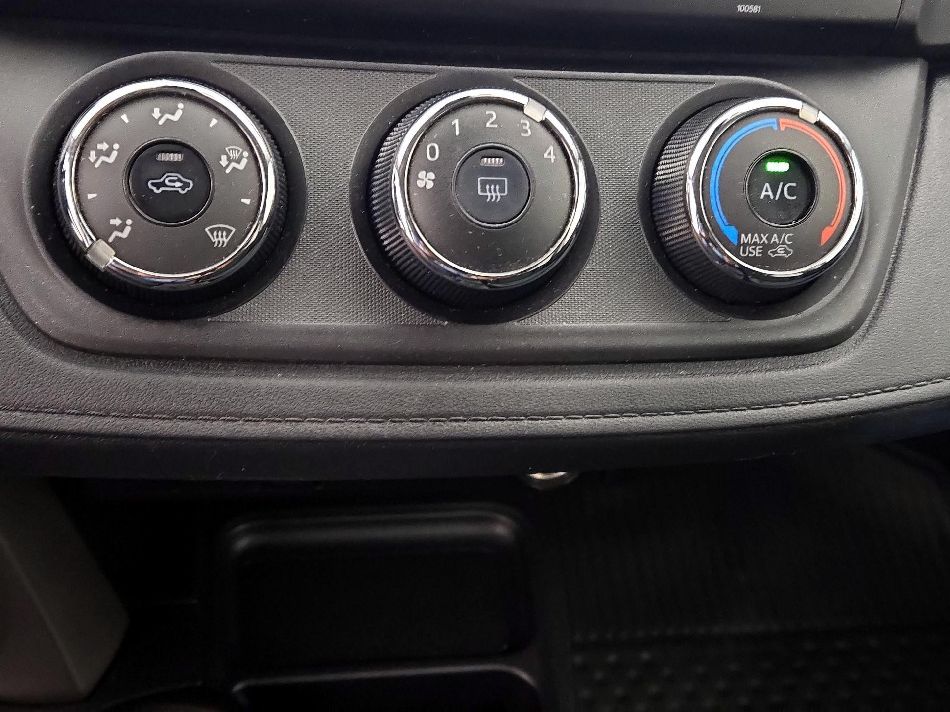 Thumbnail: 2018 Toyota RAV4 - 16