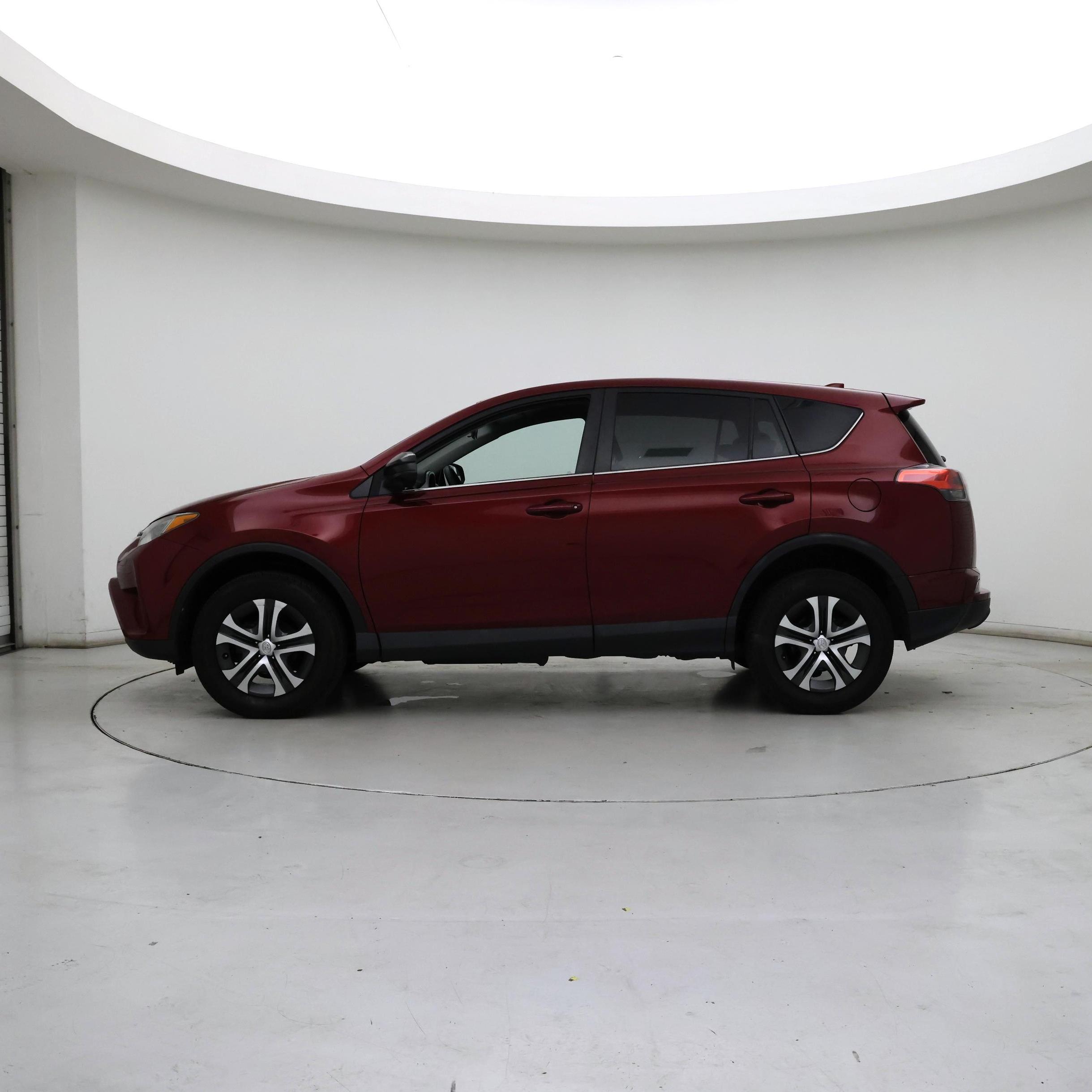 Thumbnail: 2018 Toyota RAV4 - 3