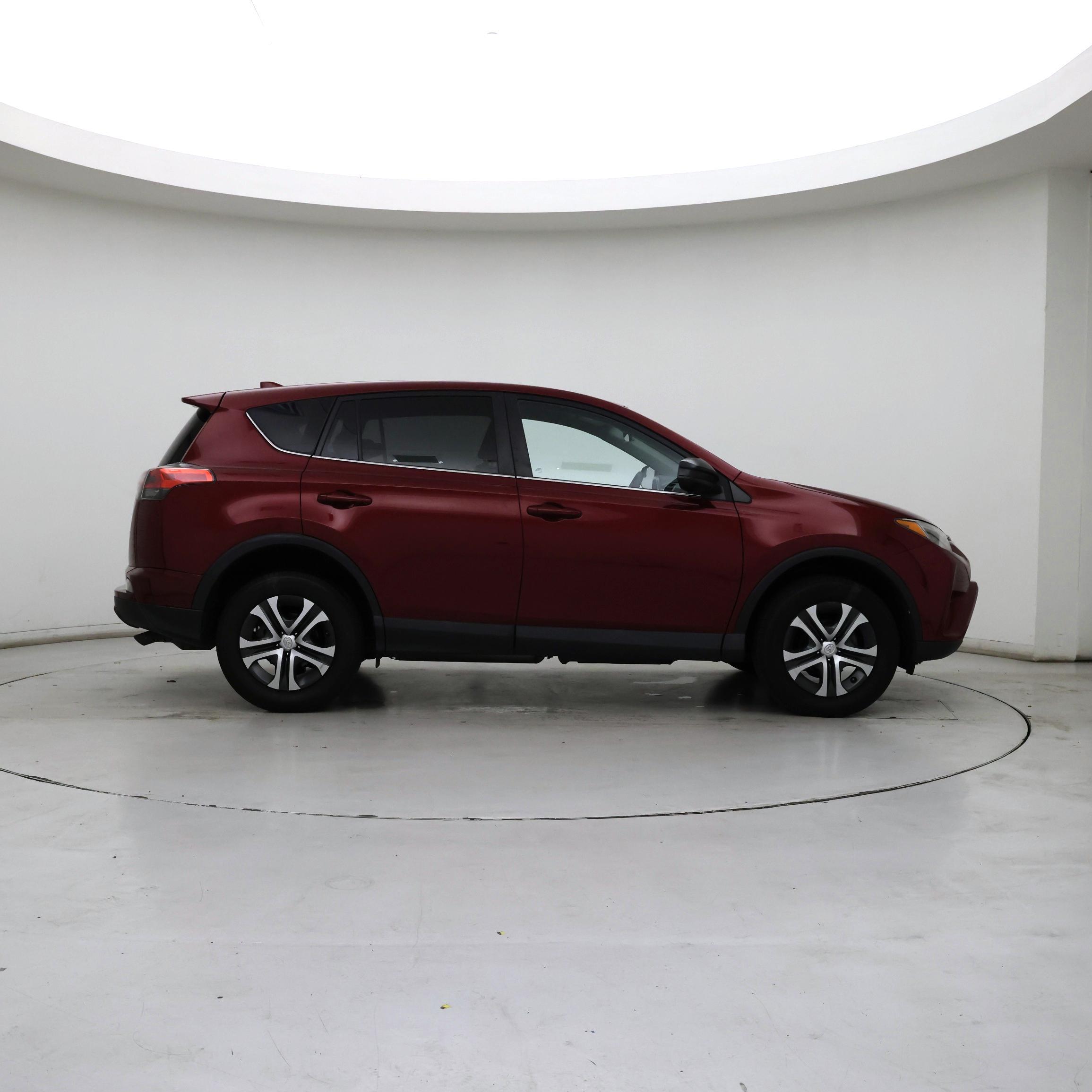 Thumbnail: 2018 Toyota RAV4 - 7