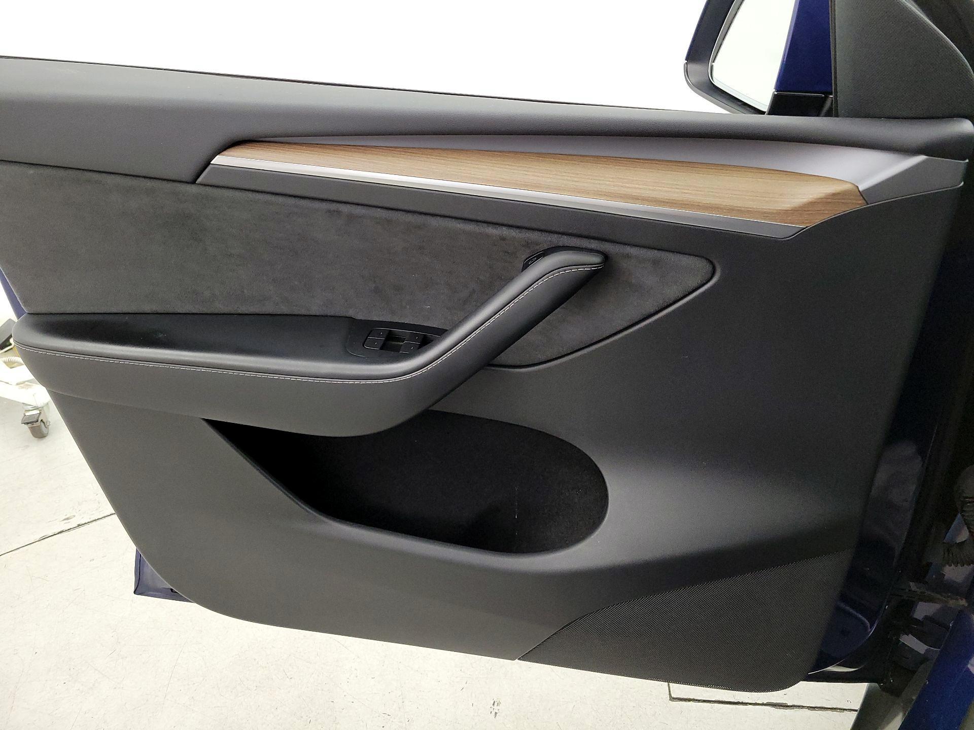 Thumbnail: 2022 Tesla Model Y - 12