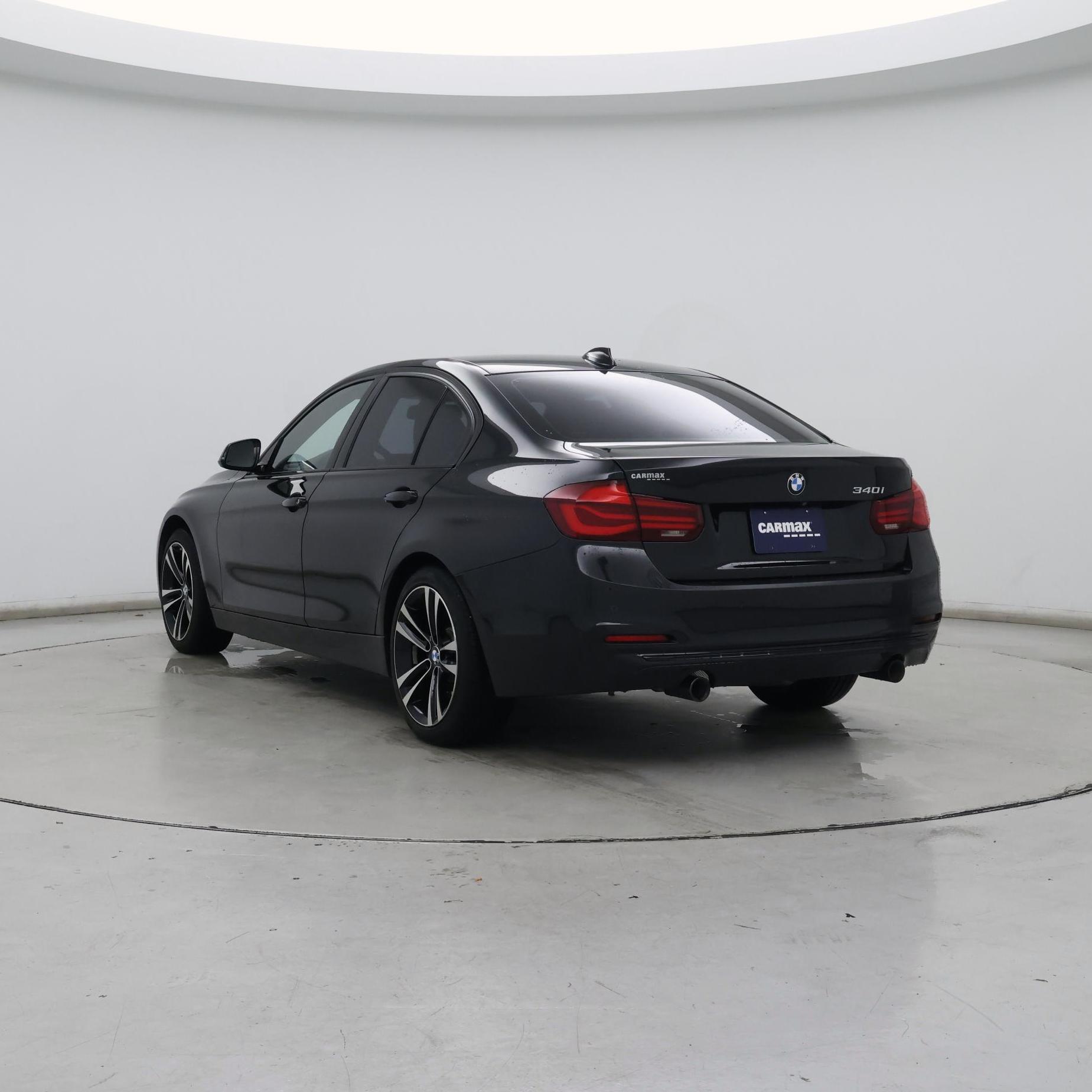 Thumbnail: 2018 BMW 3 Series - 2