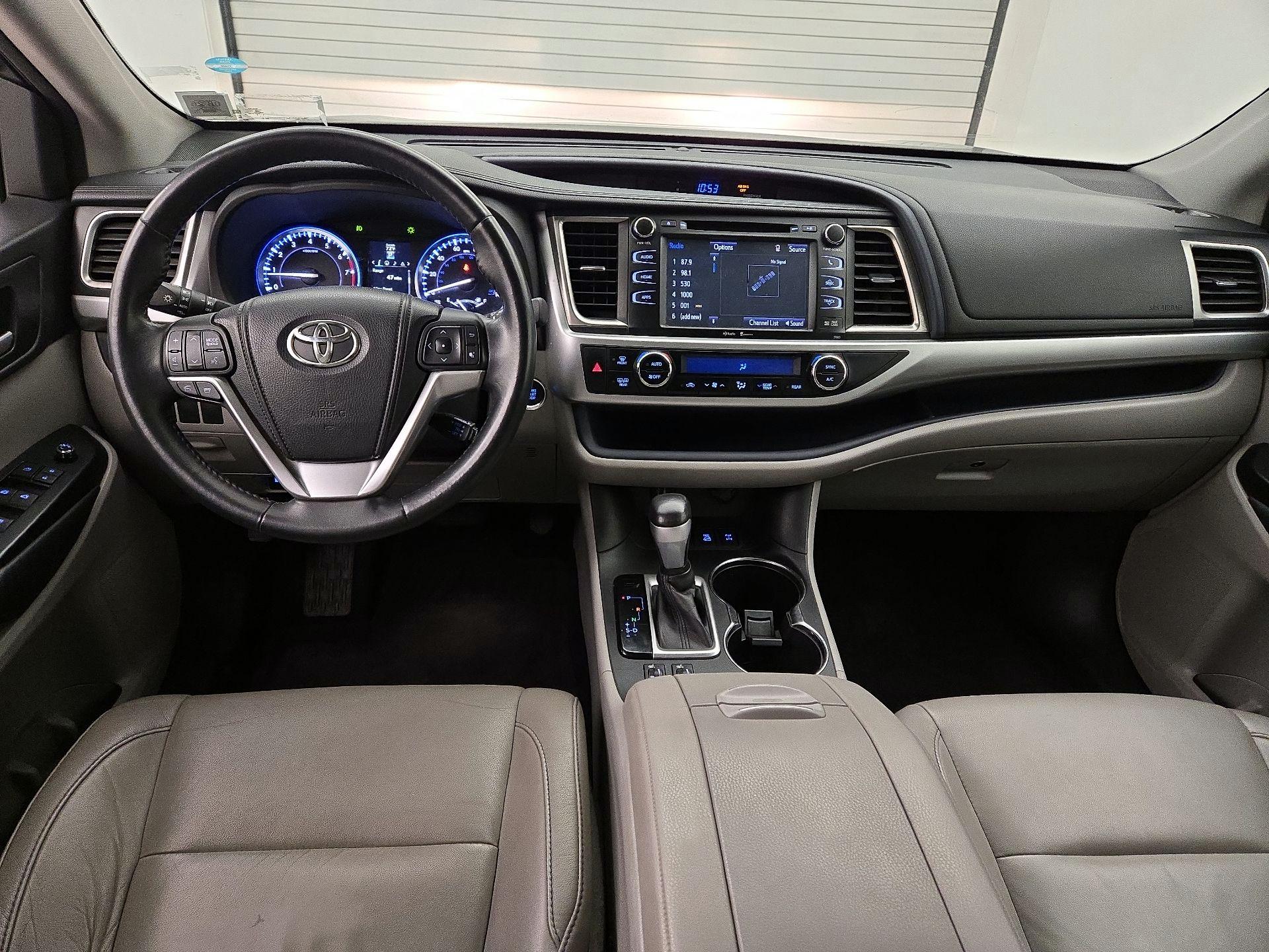 Thumbnail: 2014 Toyota Highlander - 9
