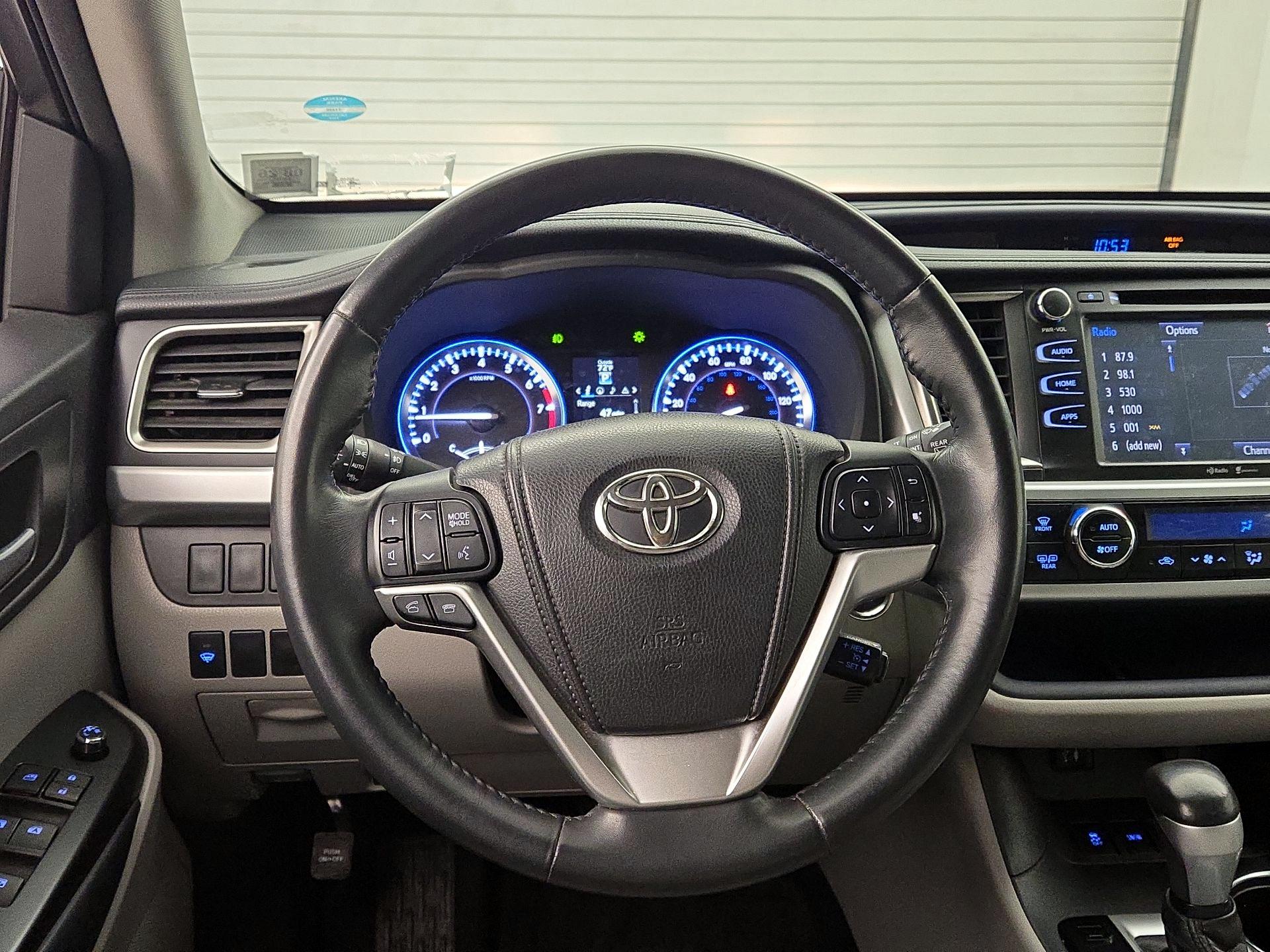 Thumbnail: 2014 Toyota Highlander - 10