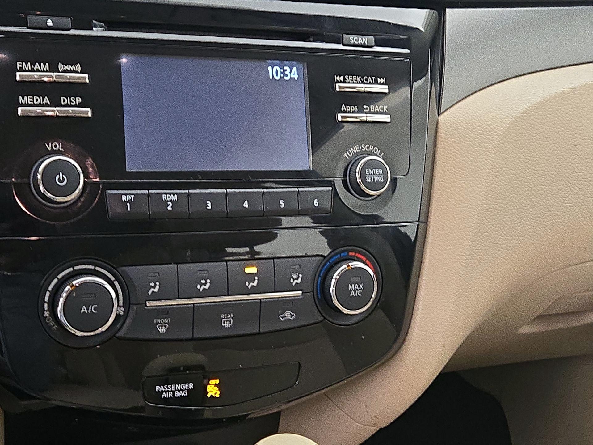 Thumbnail: 2015 Nissan Rogue - 16