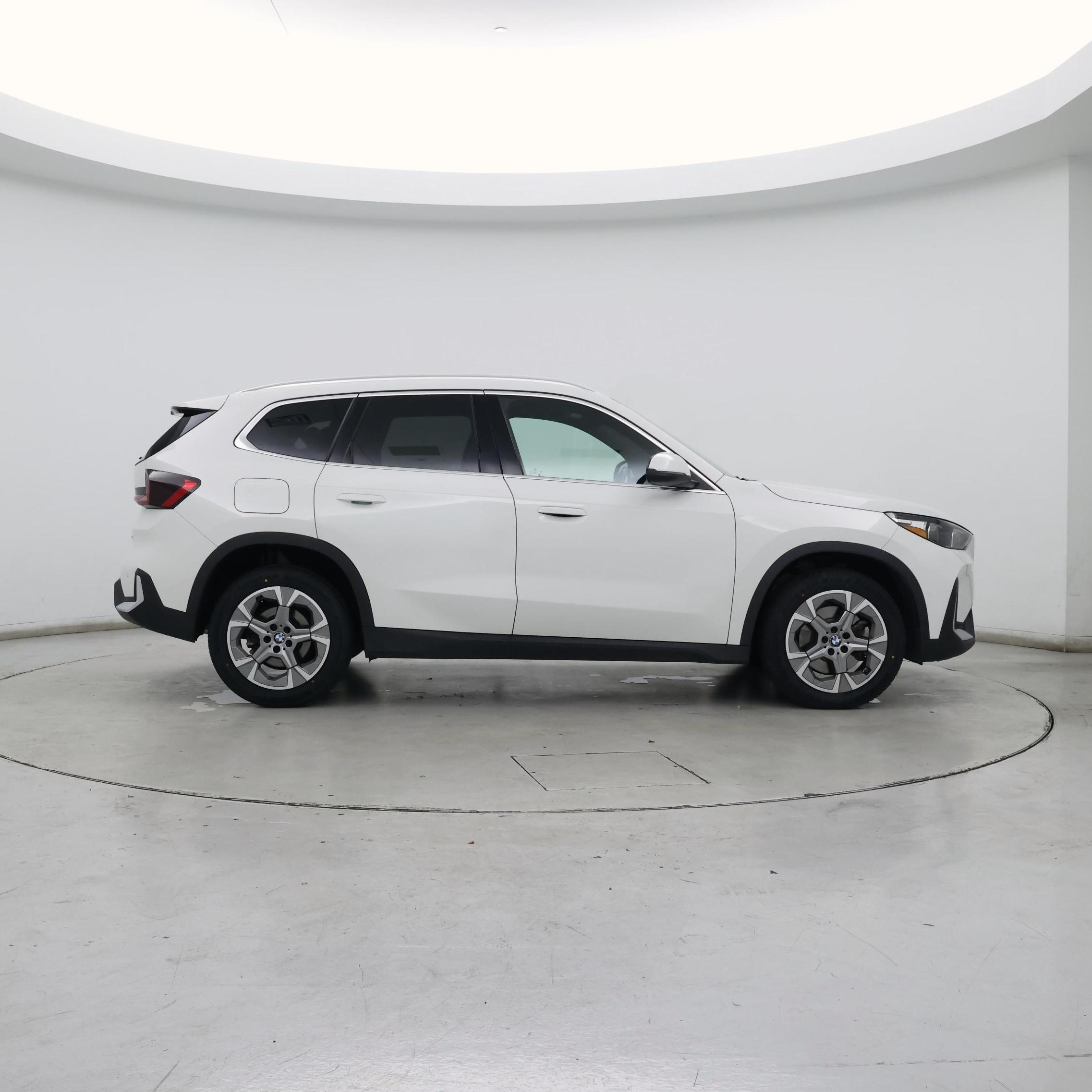 Thumbnail: 2023 BMW X1 - 7