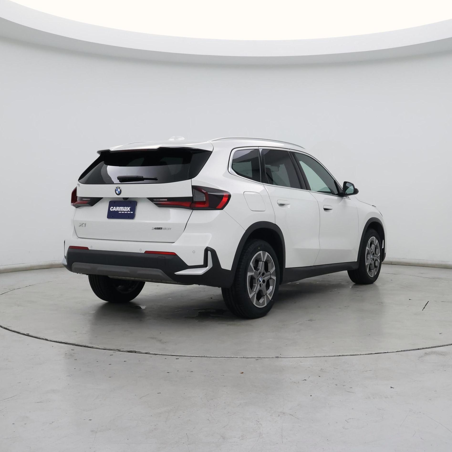 Thumbnail: 2023 BMW X1 - 8