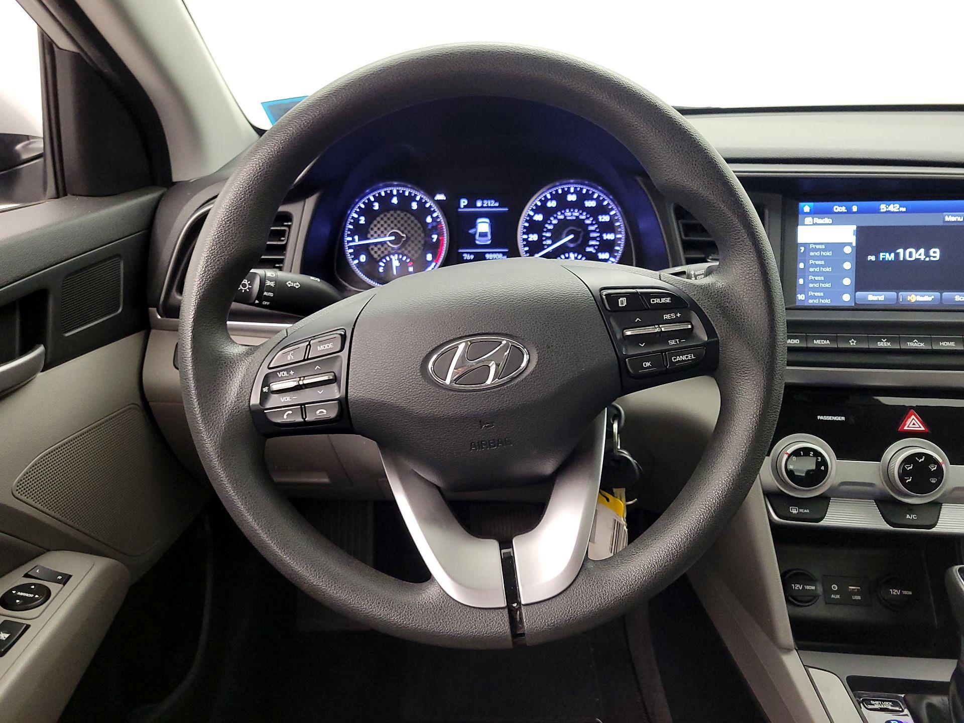 Thumbnail: 2019 Hyundai Elantra - 10