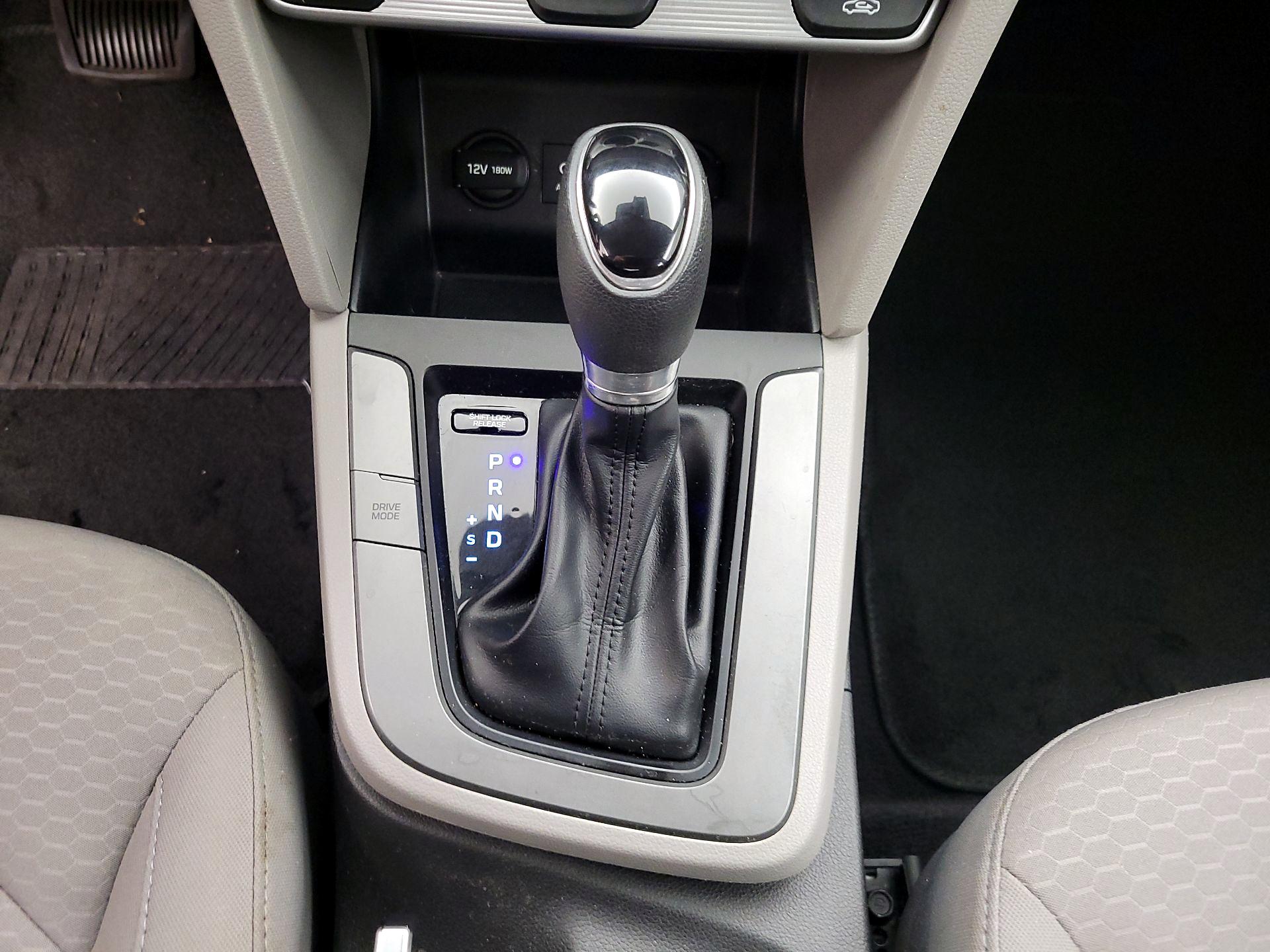 Thumbnail: 2019 Hyundai Elantra - 17