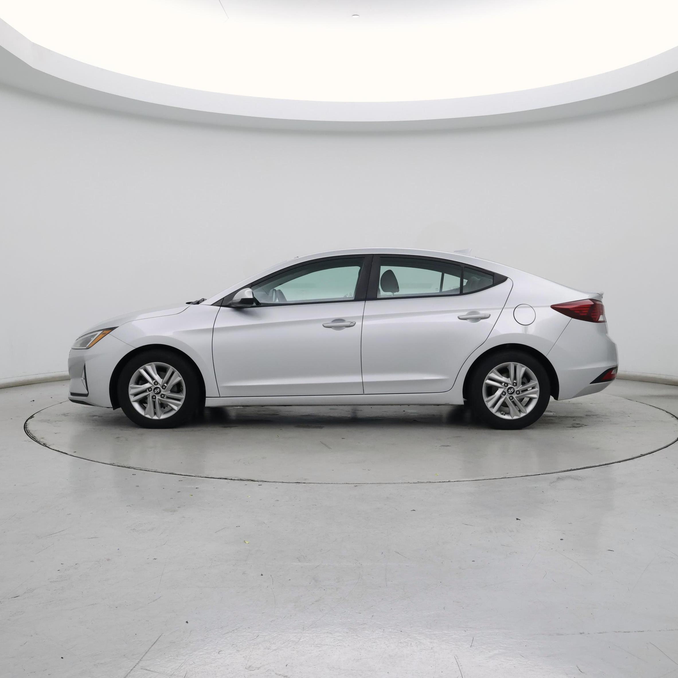 Thumbnail: 2019 Hyundai Elantra - 3