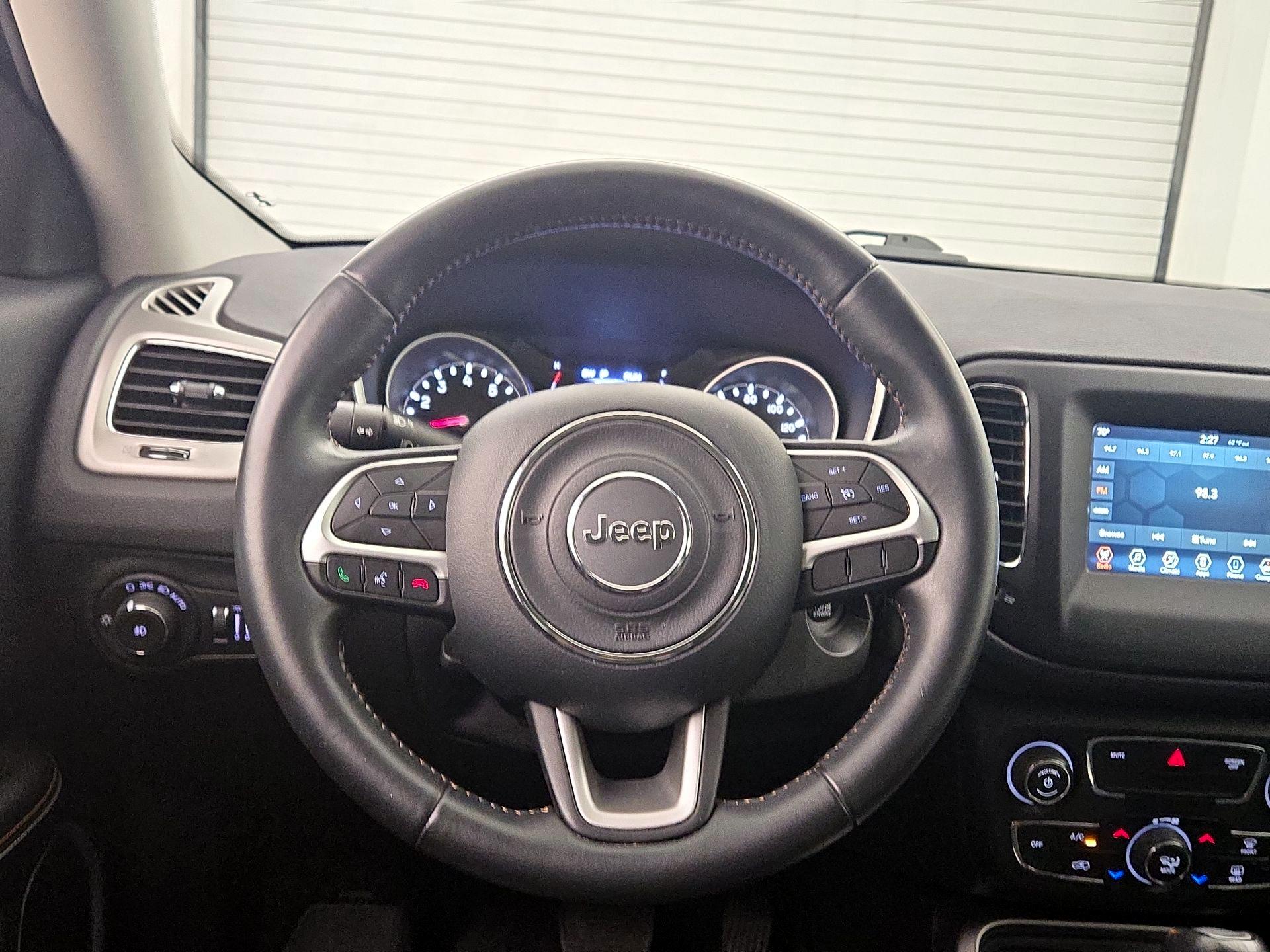 Thumbnail: 2020 Jeep Compass - 10